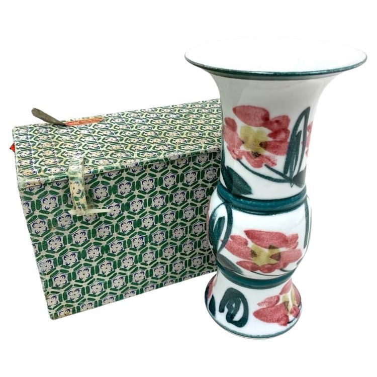 Vase chinois signé de forme "Gu" avec boîte en vente