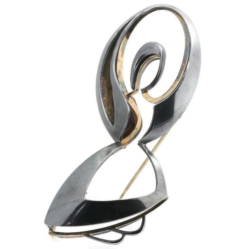 Signed Chris Steenbergen Rope Jumping Woman Silver Gold Artist Brooch, 1950s In Excellent Condition For Sale In Antwerp, BE