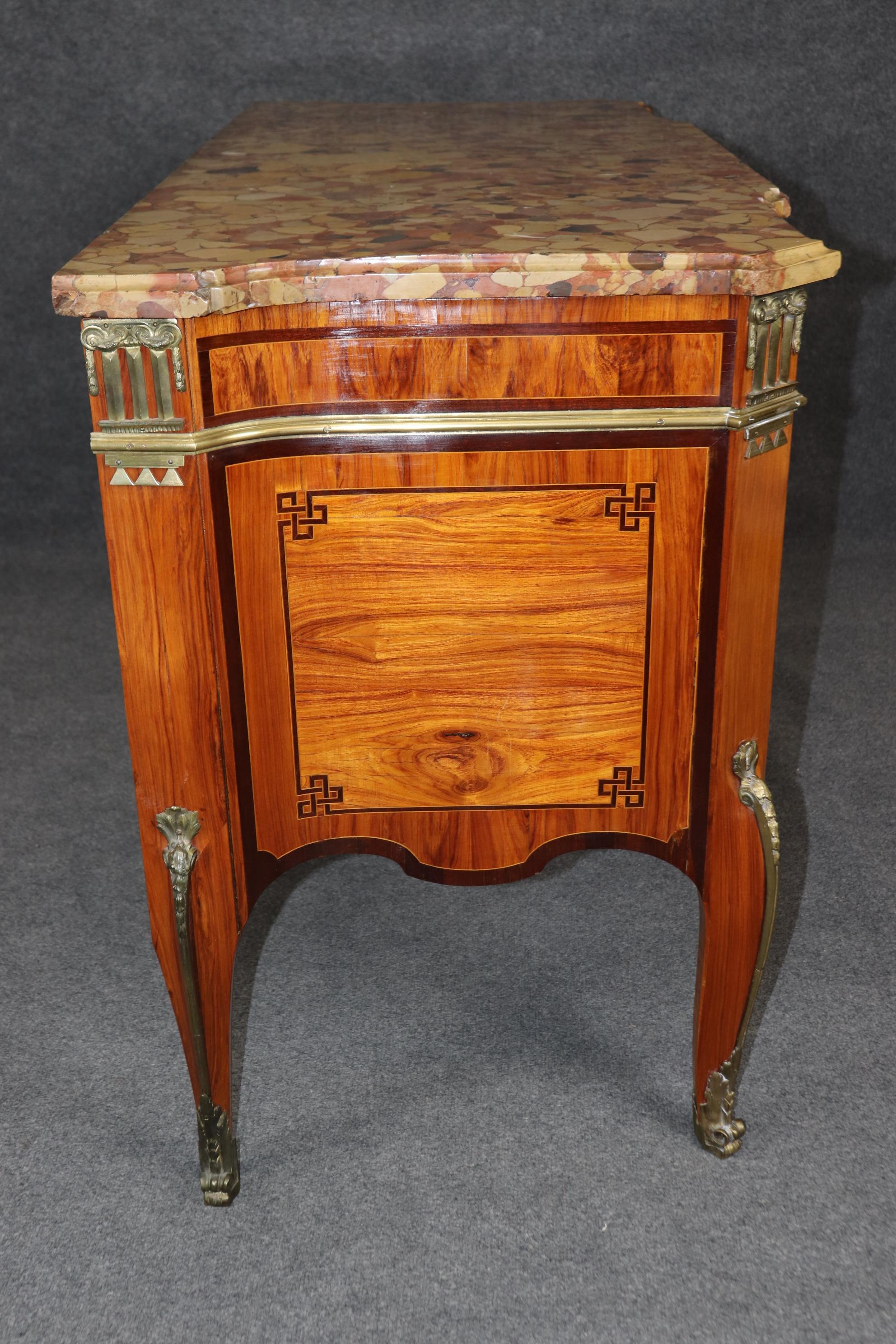 Firmato Claude Charles Saunier Brech D. A. Piano in marmo Commode francese Luigi XV in vendita 6