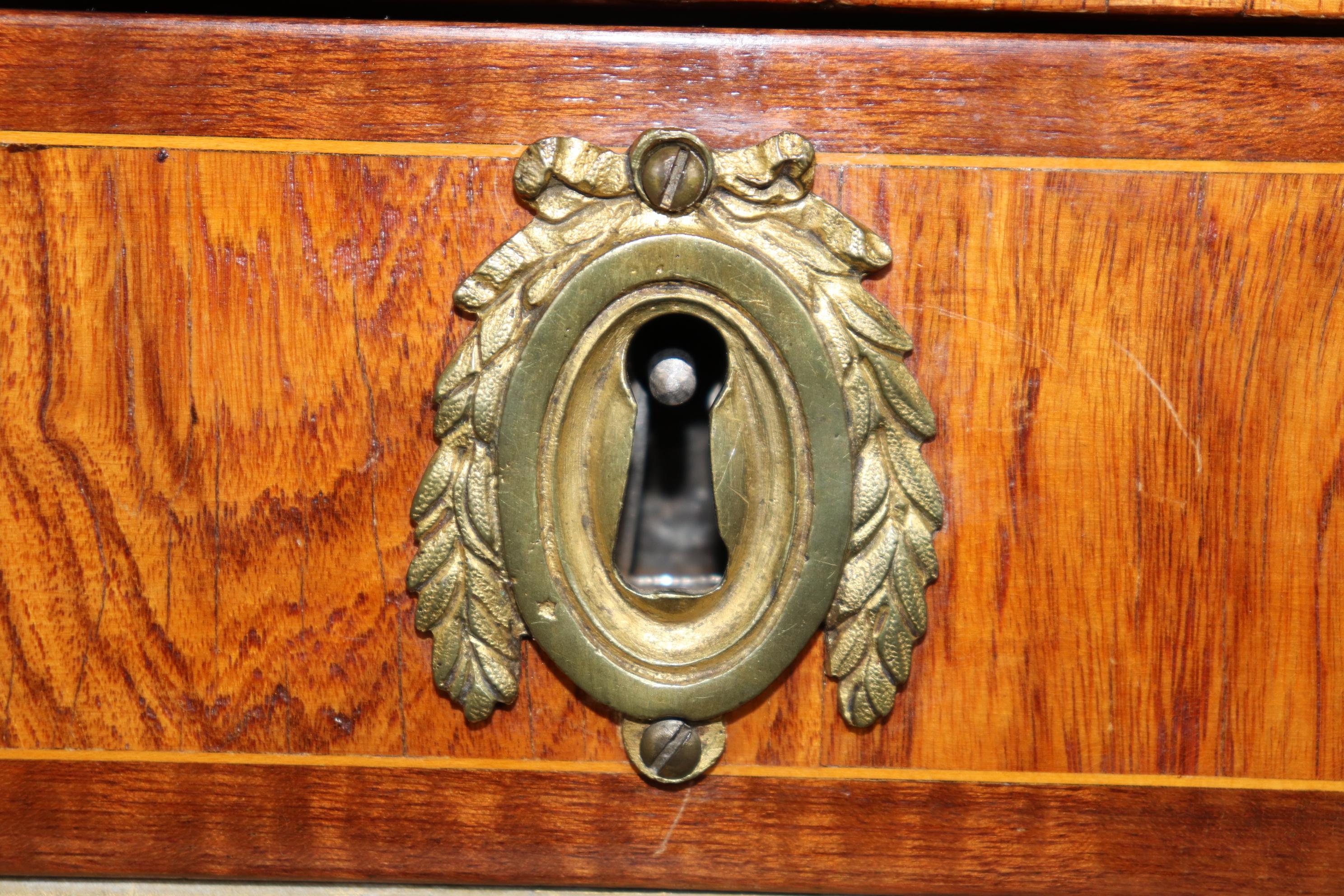 Firmato Claude Charles Saunier Brech D. A. Piano in marmo Commode francese Luigi XV in vendita 2