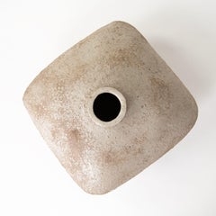 Vasija escultórica de cerámica firmada por Claude Conover - Moderna americana de mediados de siglo