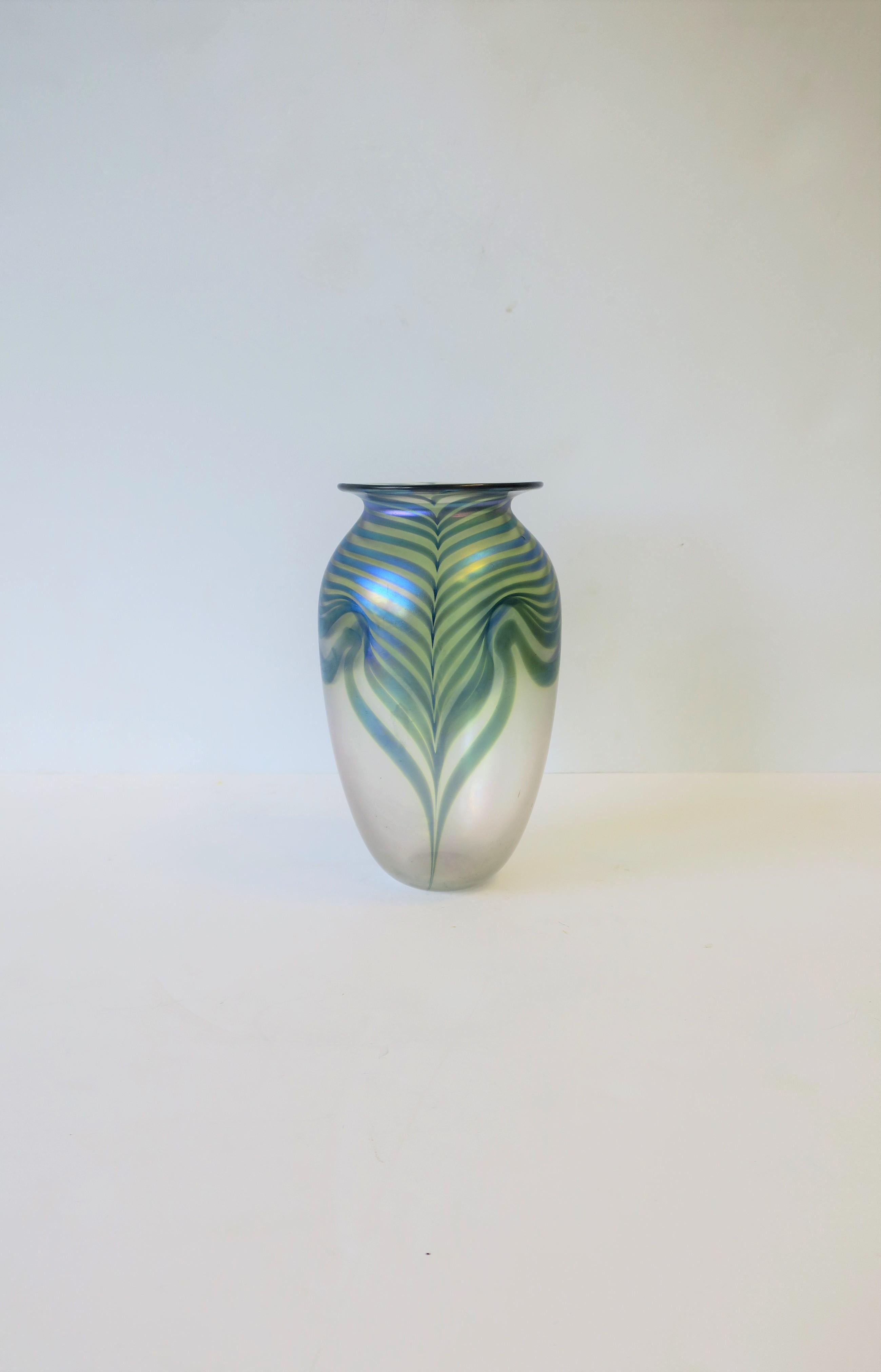 A very beautiful contemporary art glass vase in the Art Nouveau style, by artist Robert Eickholt, circa 1980s. Vase is signed 