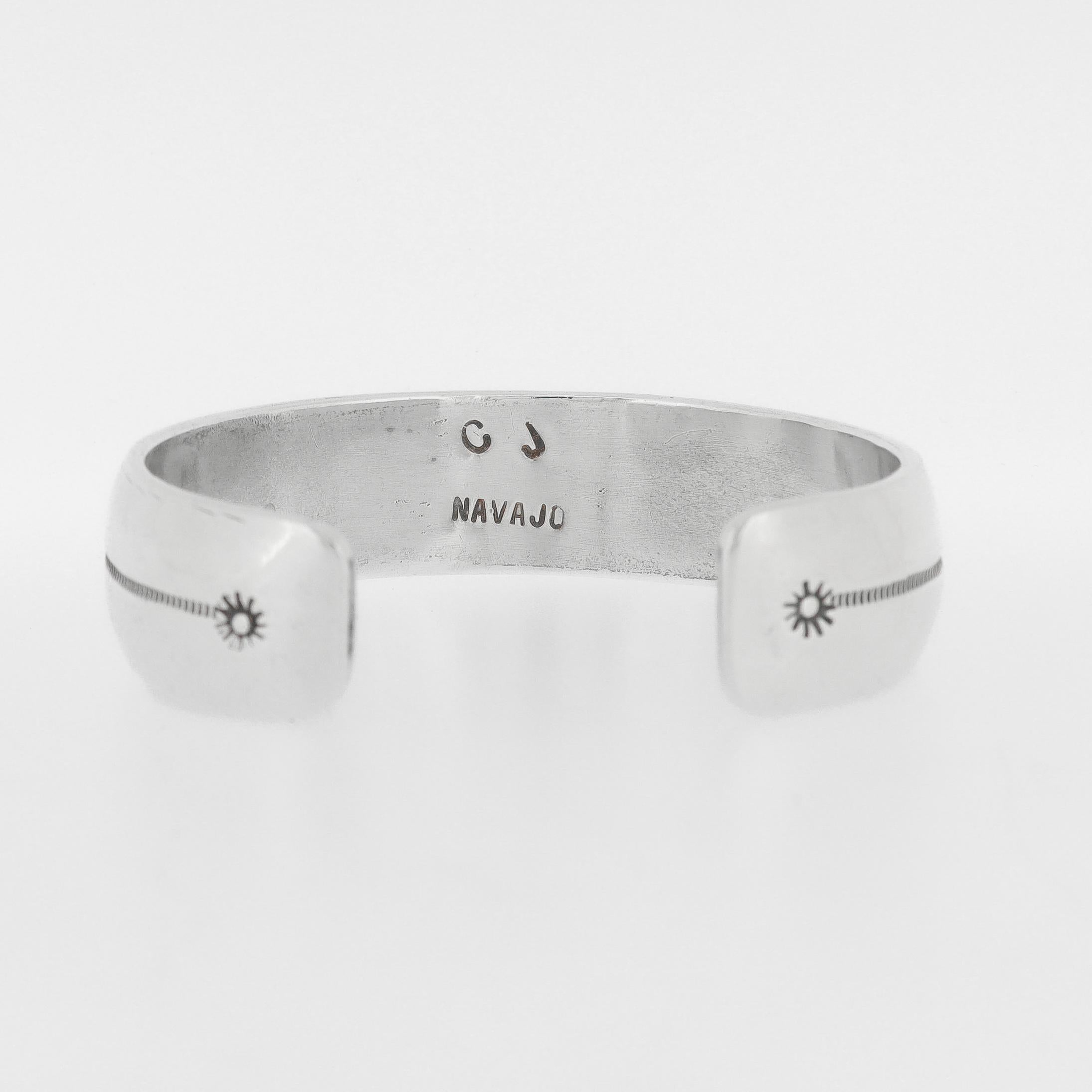 Pulsera de plata, turquesa y coral firmada Corbet Joe Navajo Nativo Americano en venta 4
