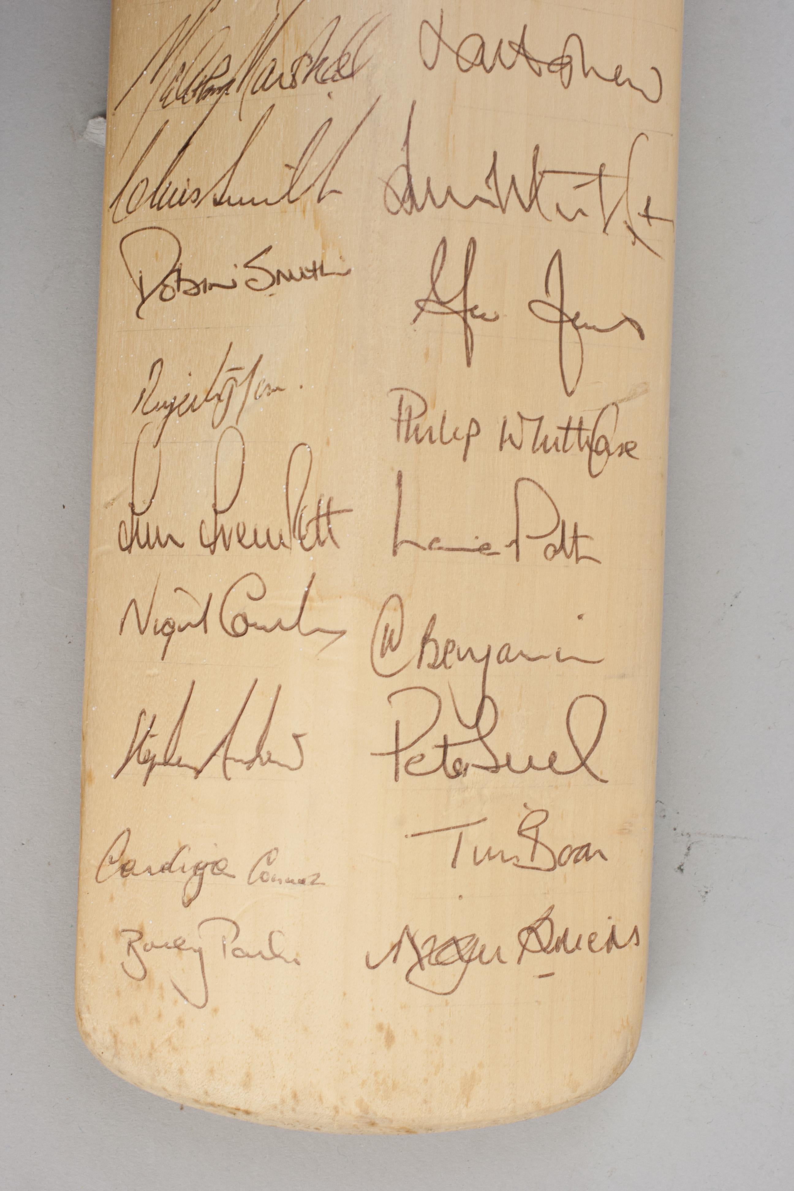 Signed Cricket Bat, Kent, Middlesex, Hampshire & Leicestershire For Sale 3