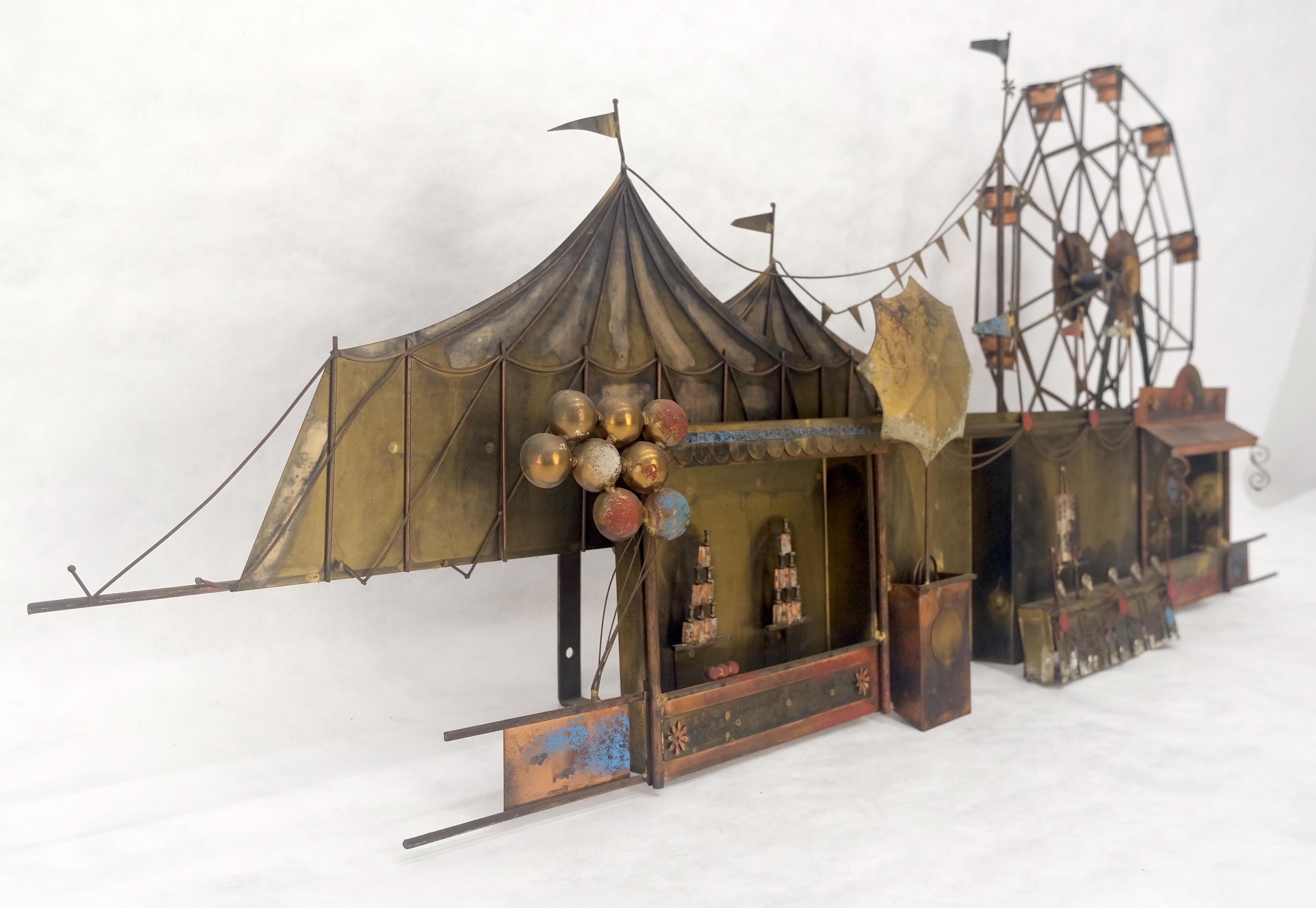 20ième siècle Sculpture murale en laiton signée Curtis Jere Scène de Carnaval Grande Roue en vente
