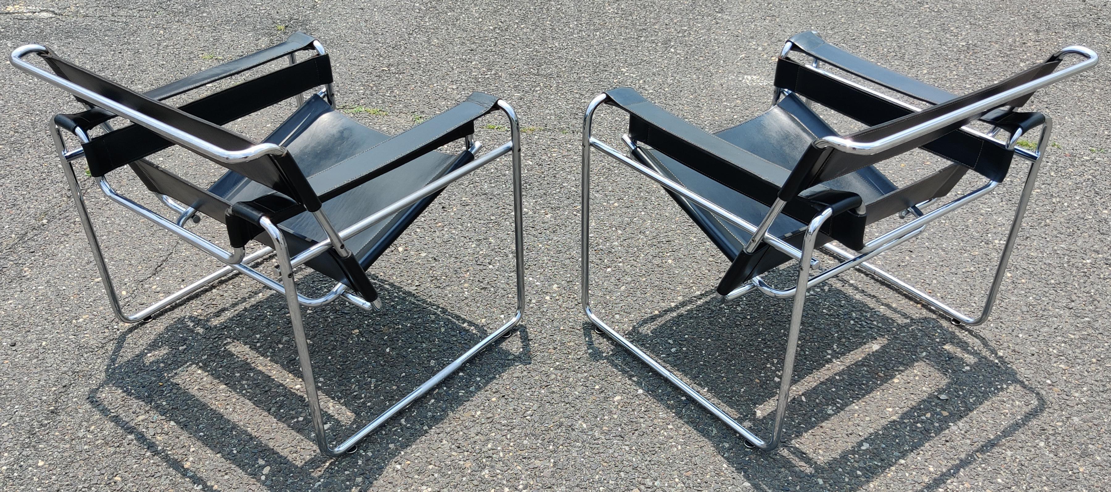 Late 20th Century Signed & Dated Marcel Breuer Pair Wassily Lounge Chairs Knoll Blk Lthr & Chrome