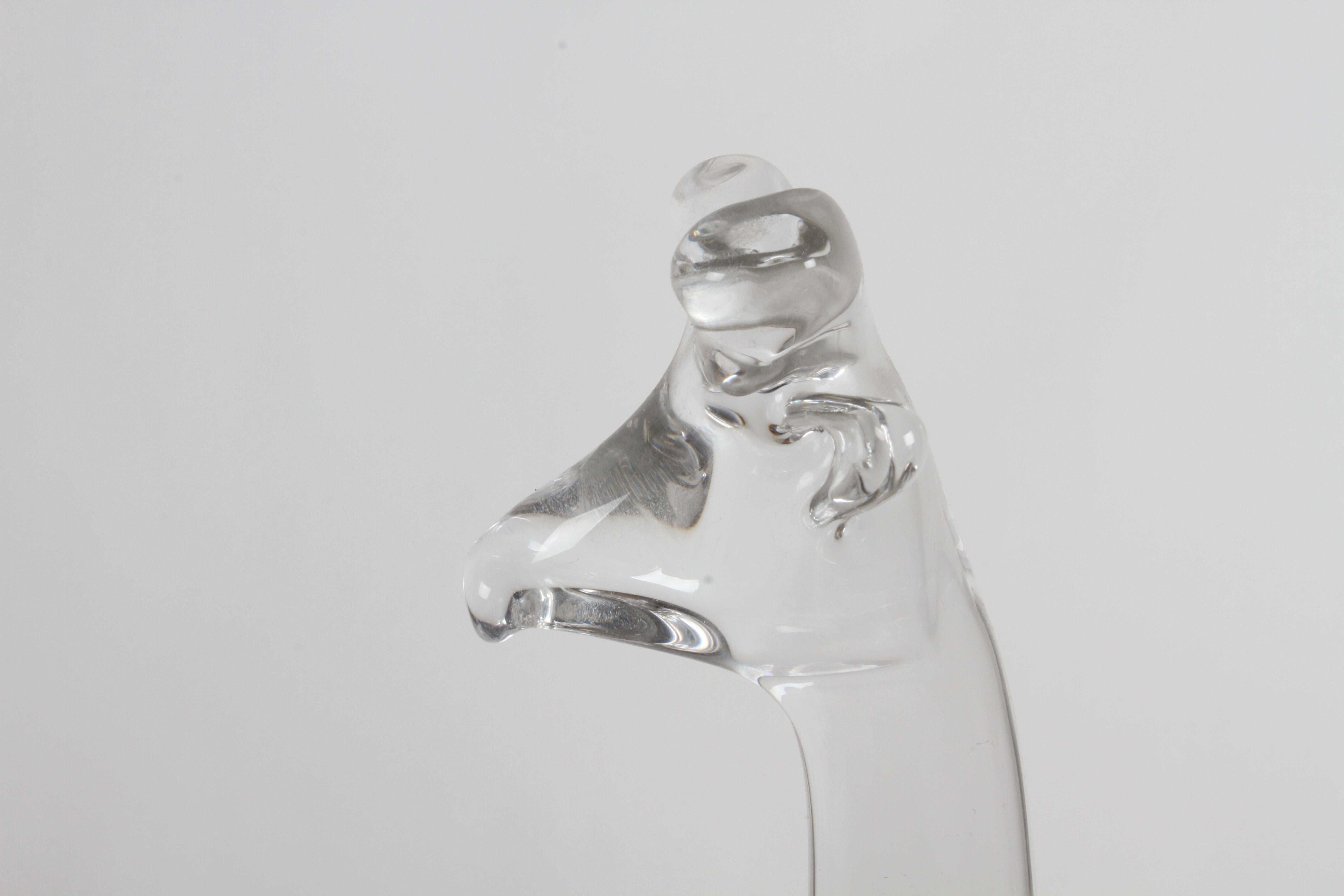Français Grande sculpture d'animal girafe en cristal transparent signée Daum, France en vente