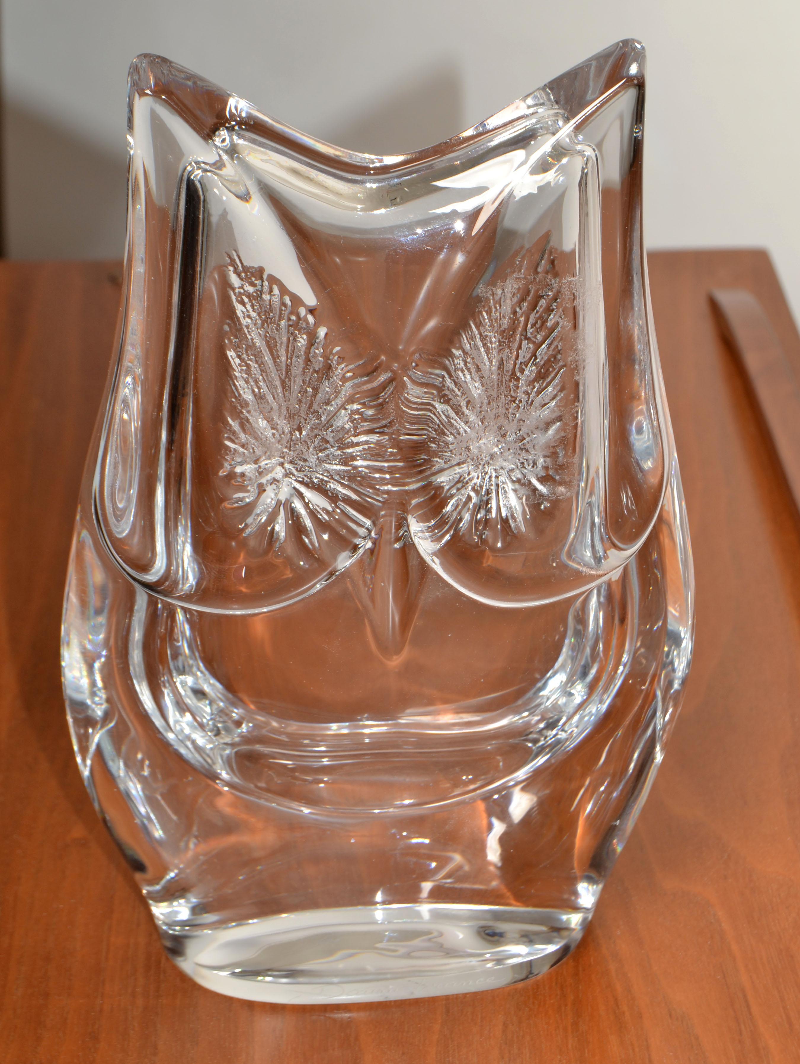 Hand-Carved Signed Daum France Crystal Carved Owl Sculpture Figurine Mid-Century Modern 1970 For Sale