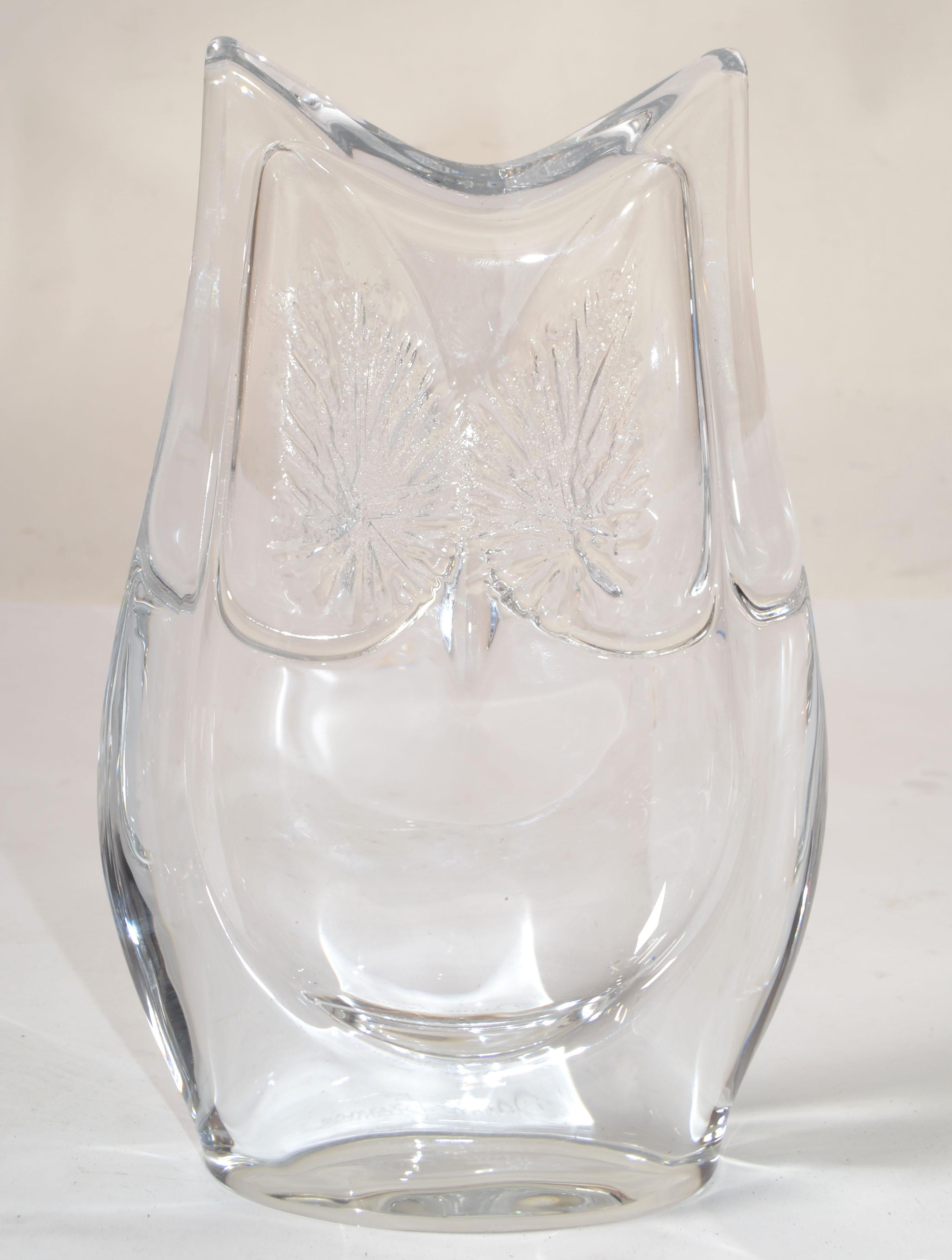 Signed Daum France Crystal Carved Owl Sculpture Figurine Mid-Century Modern 1970 In Good Condition For Sale In Miami, FL