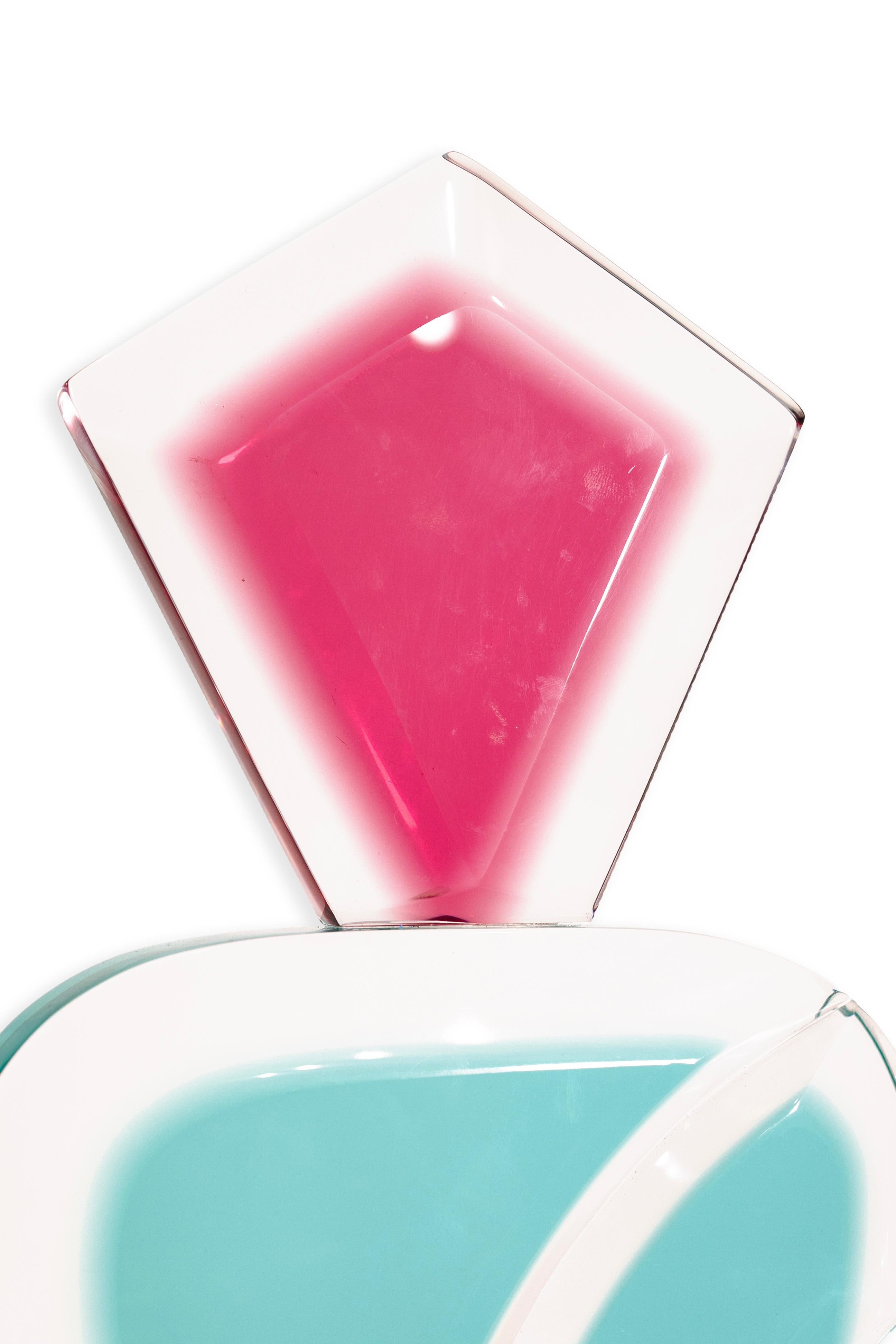 Fine XX secolo Scultura di bottiglia moderna contemporanea in lucite acrilica firmata David Muniz in vendita