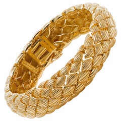 David Webb Articulated 18 Karat Gold Navette Link Bracelet, circa 1960