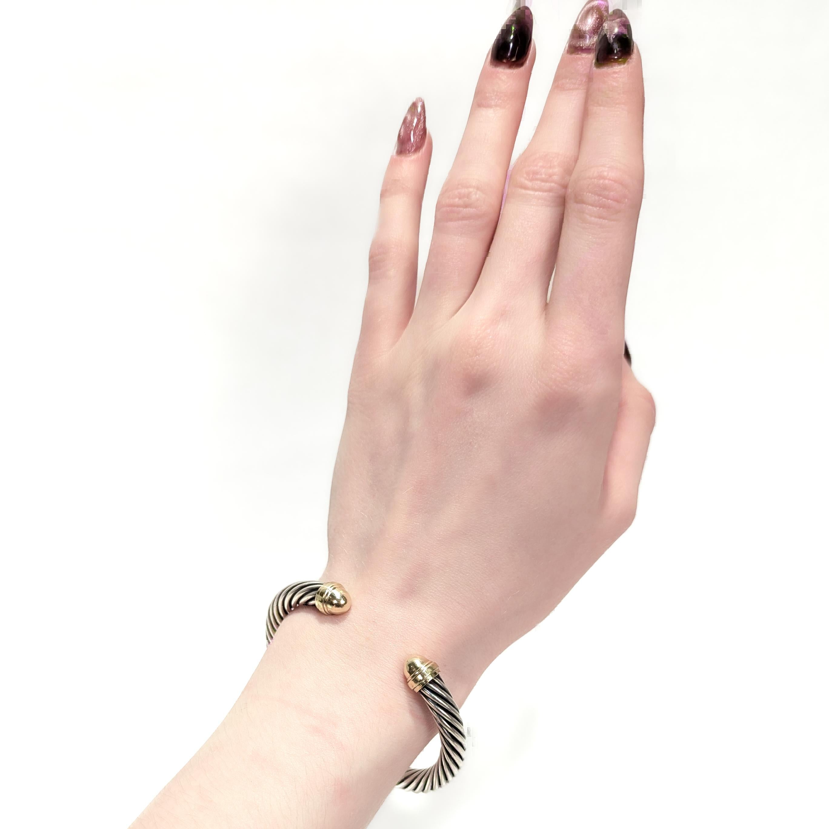 Signed David Yurman Sterling Silver & 14K Gold Classic Cable Bracelet In condizioni buone in vendita a Philadelphia, PA