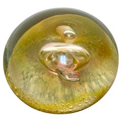 Pisapapeles de vidrio soplado "Burbuja controlada" firmado por Dominick Labino