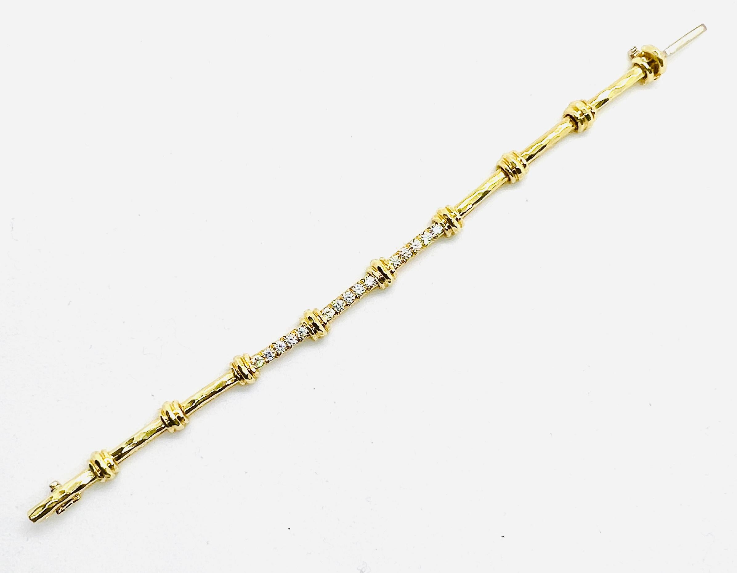 Signed Duna 18k Yellow Gold and Diamond Link Bracelet 23.7 Grams For Sale 2
