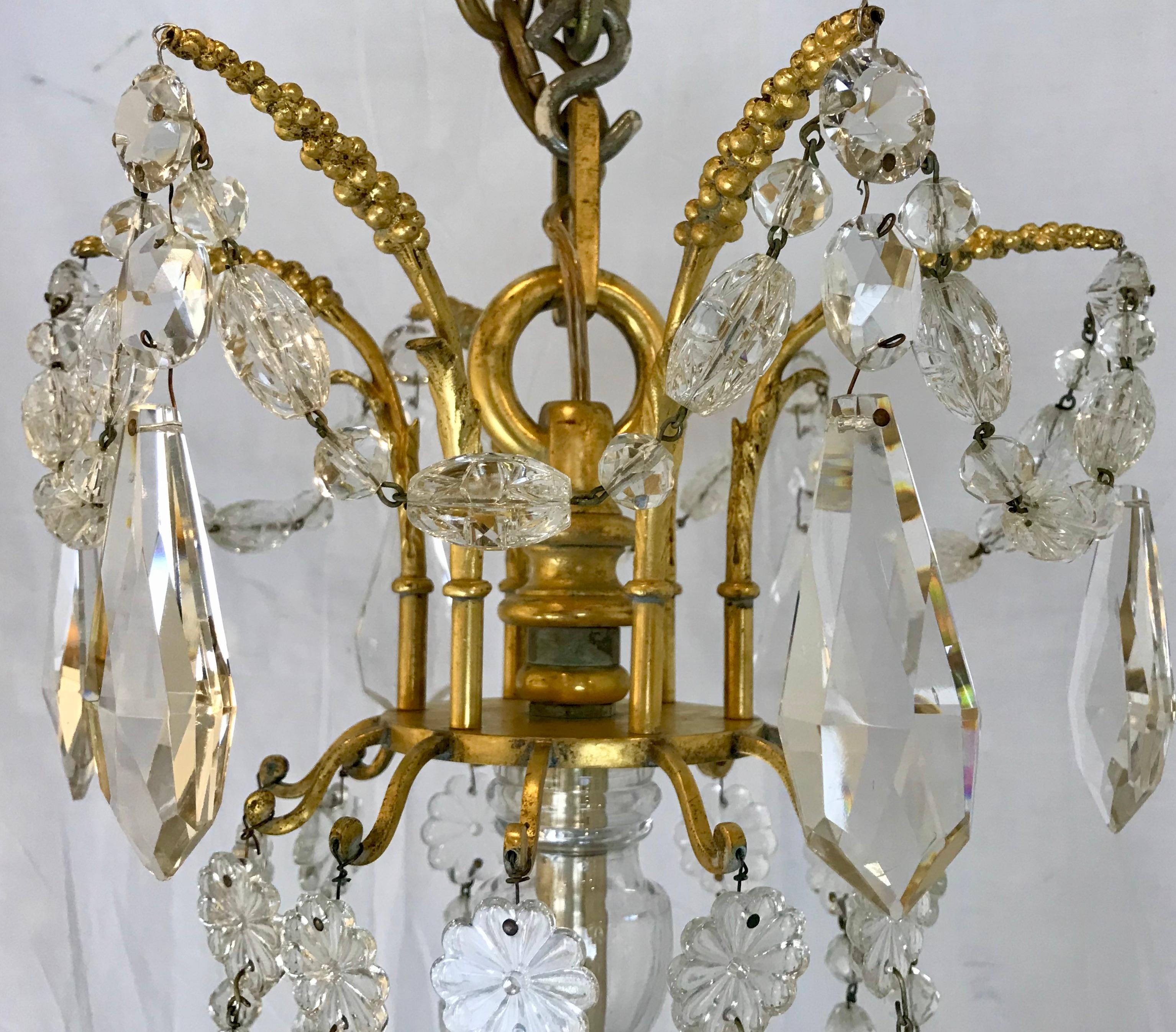 Signierter Kronleuchter aus vergoldeter Bronze und Kristall im Louis-XVI.-Stil von E. F. Caldwell im Zustand „Gut“ im Angebot in Pittsburgh, PA