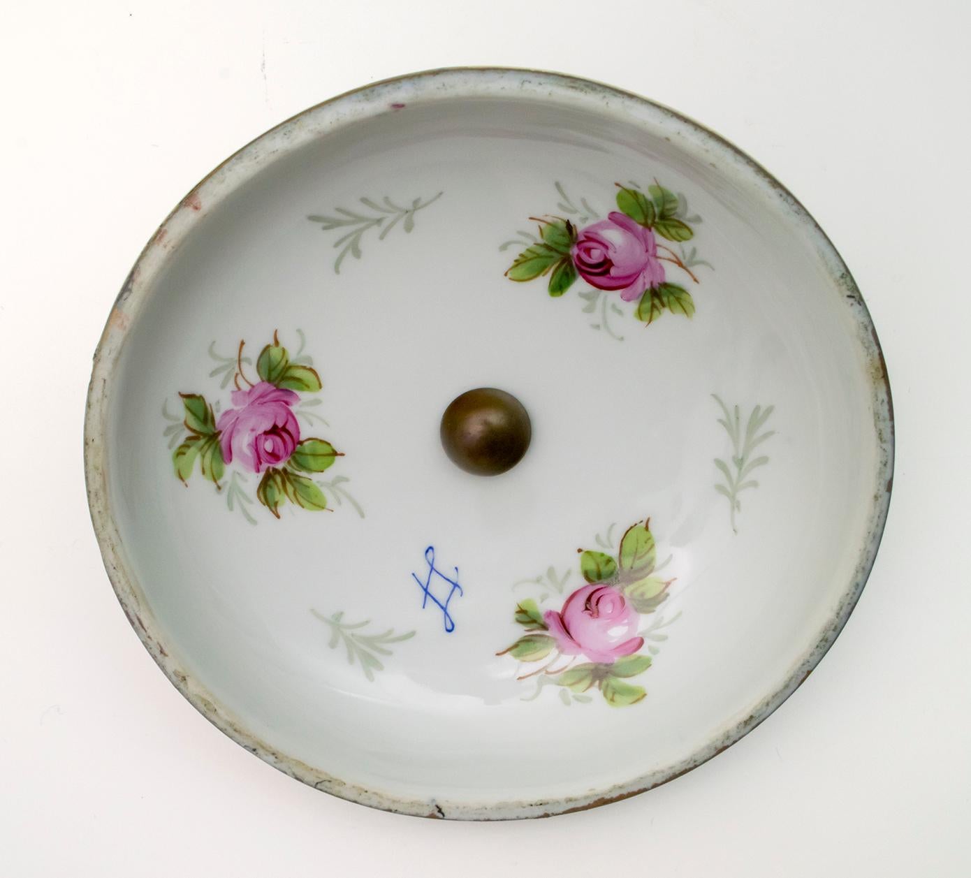 Signed E. Froger 19th Century French Porcelain Potpourri by Sevres, 1880 For Sale 4