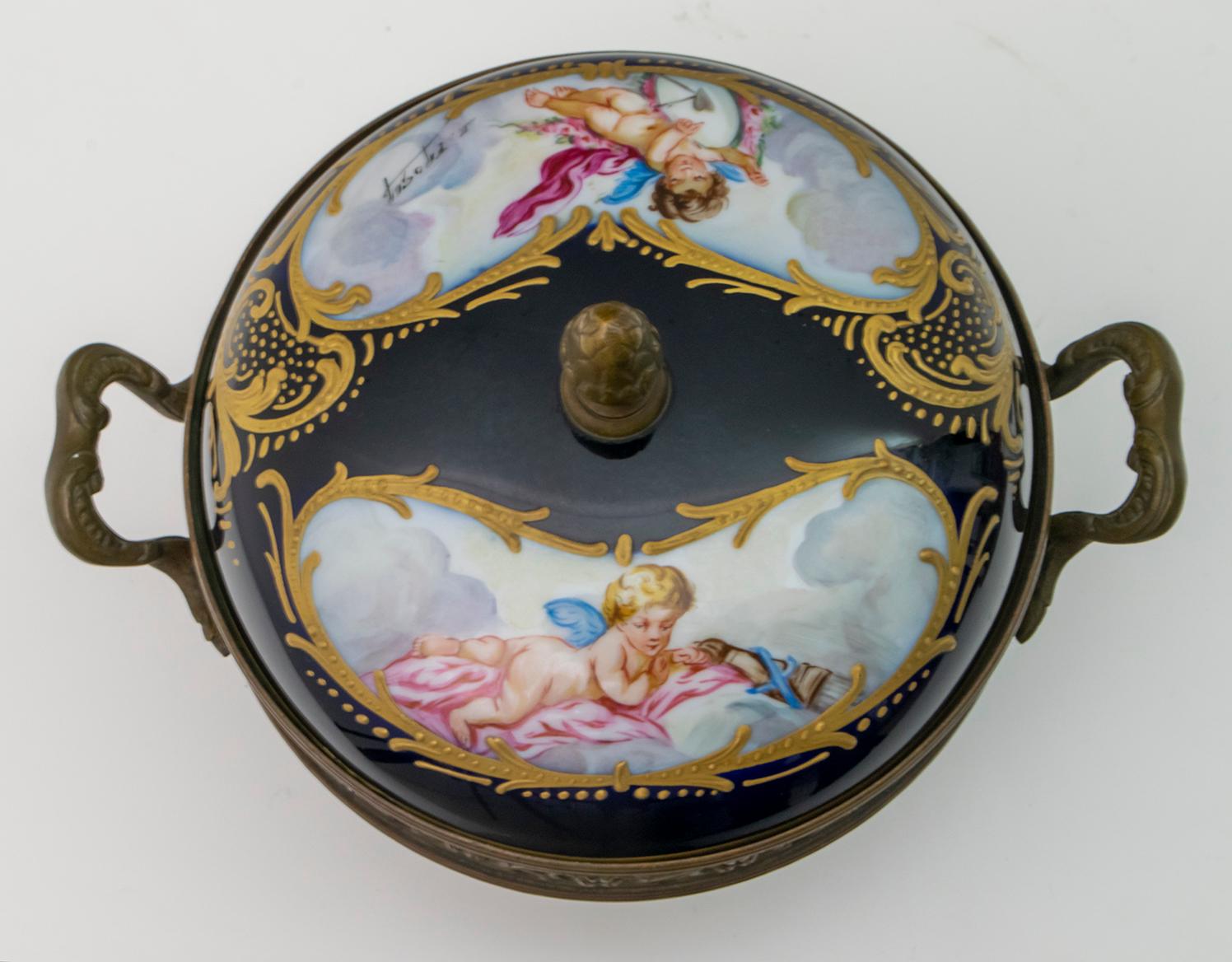 Signed E. Froger 19th Century French Porcelain Potpourri by Sevres, 1880 For Sale 9