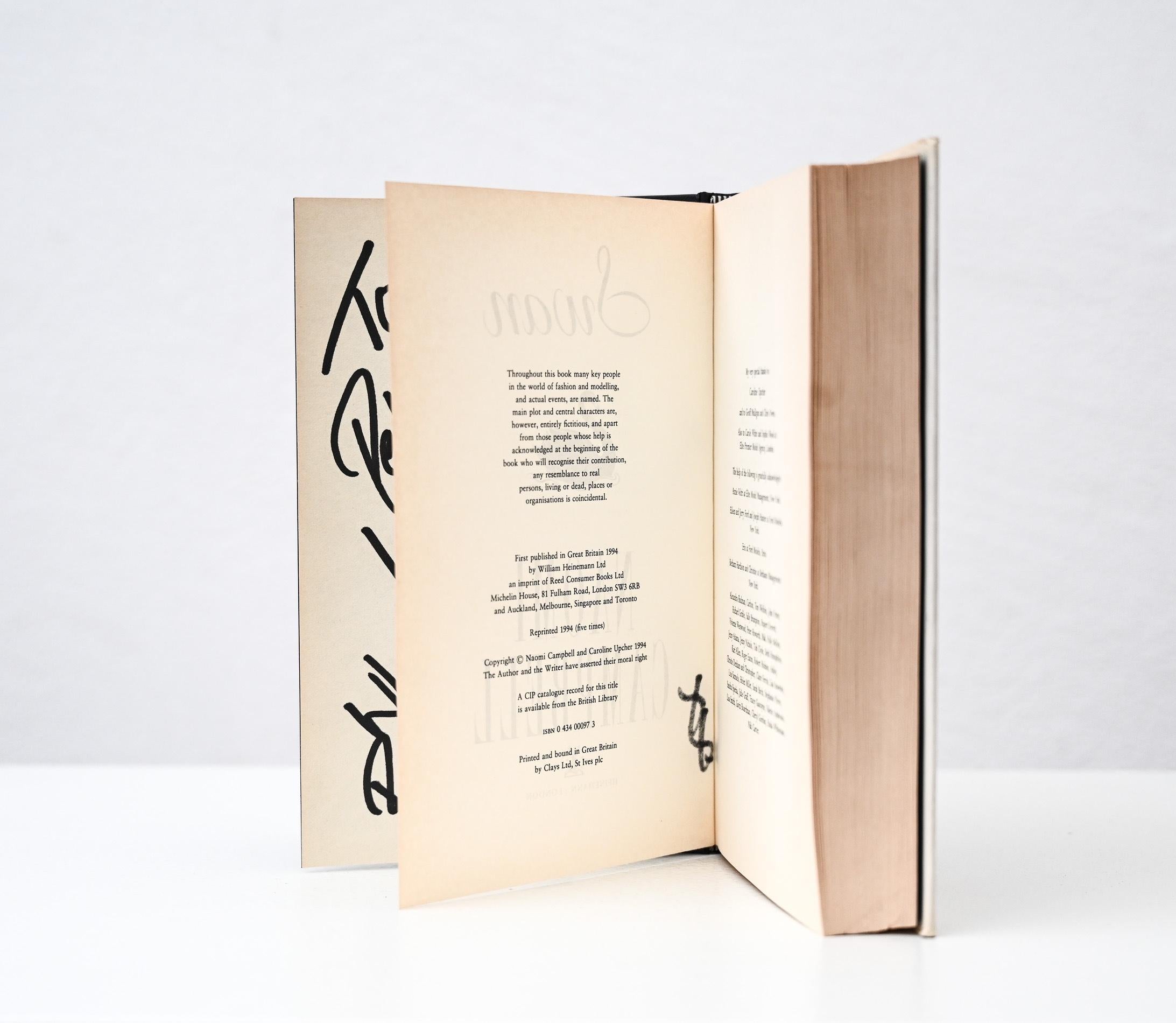Signierte Ausgabe von Naomi Campbells Roman Swan im Zustand „Gut“ im Angebot in Henley-on Thames, Oxfordshire