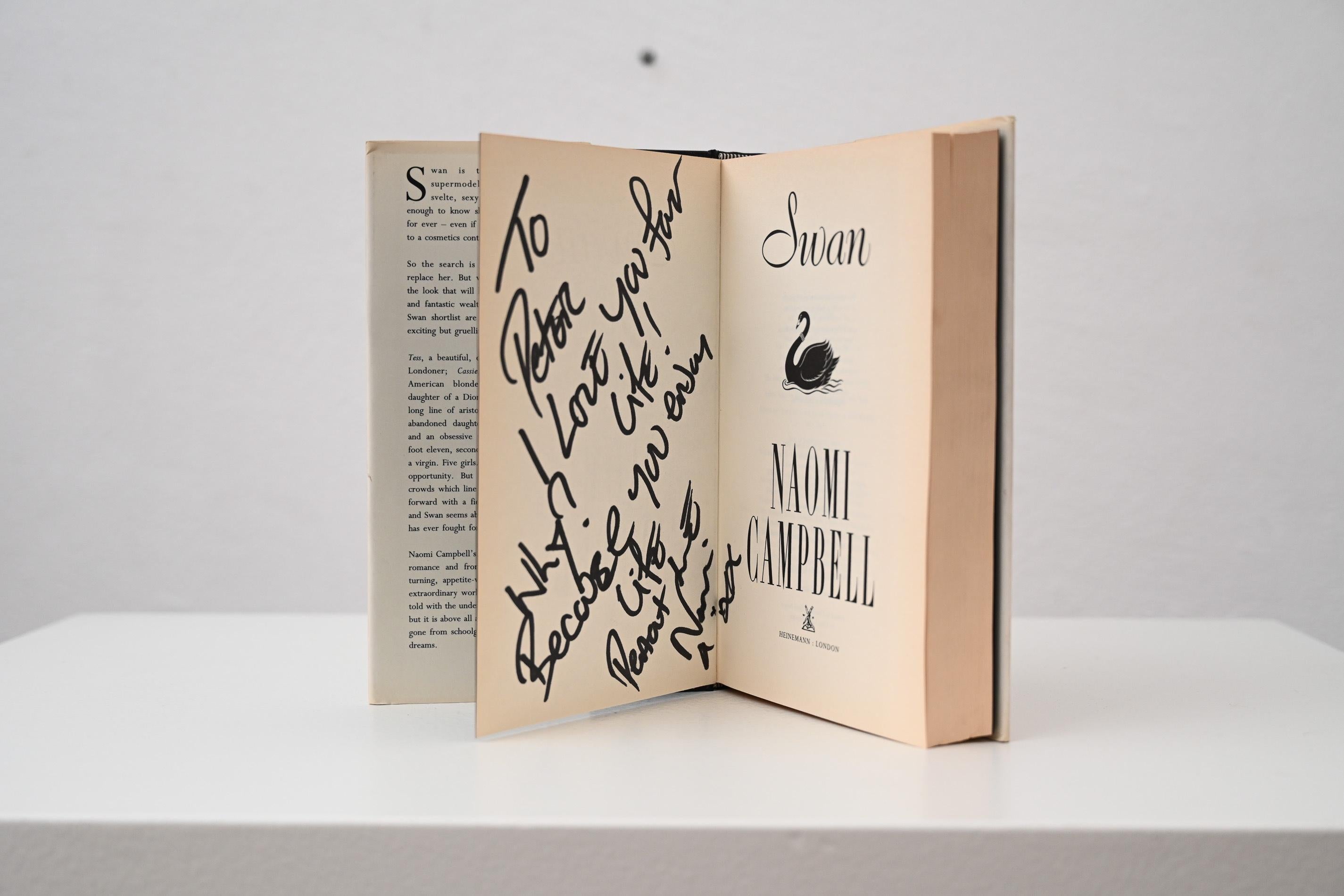 Fin du 20e siècle Édition dédicacée du roman Swan de Naomi Campbell en vente