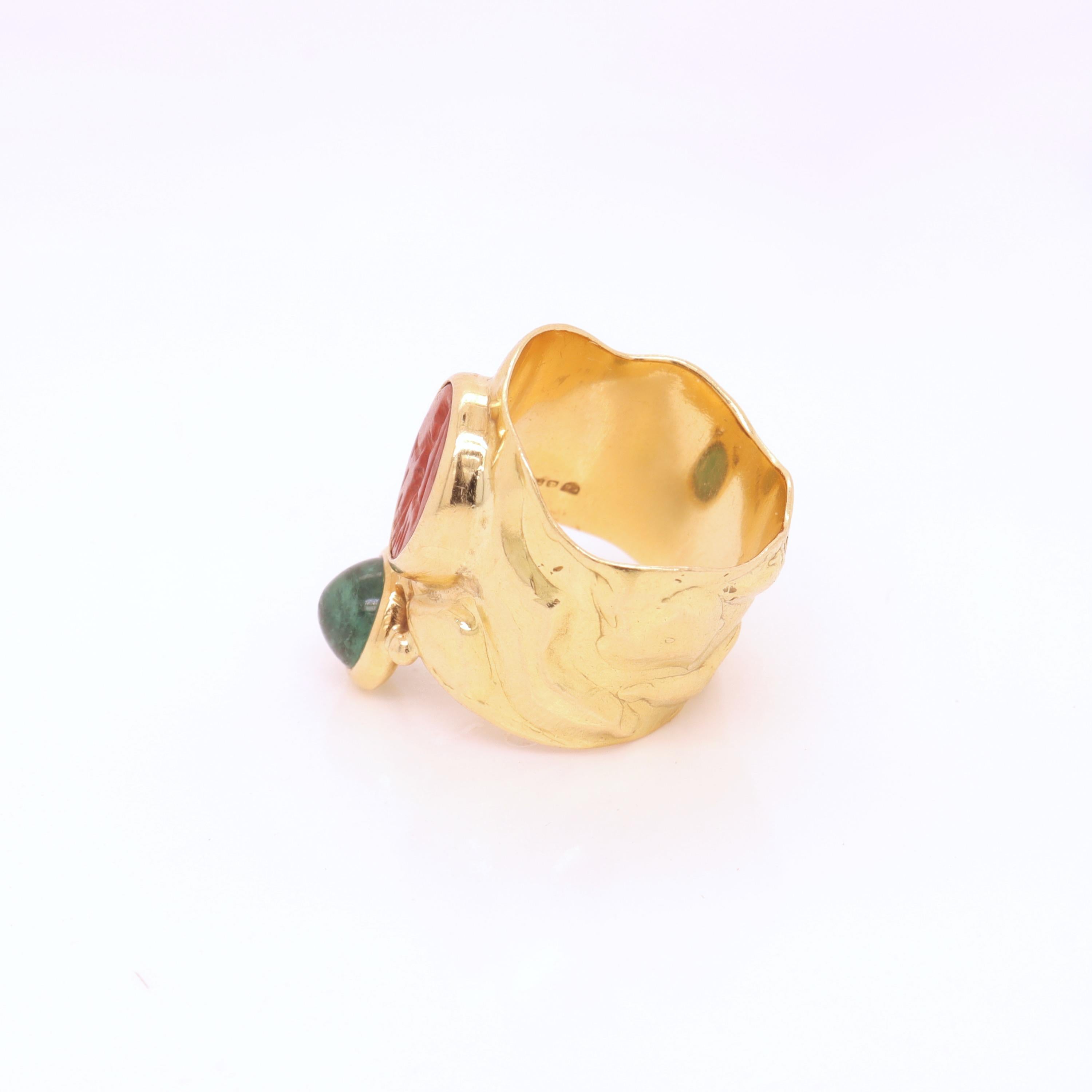 Signed Elizabeth Gage 18 Karat Molten Gold Carved Intaglio Signet Ring In Good Condition For Sale In Philadelphia, PA