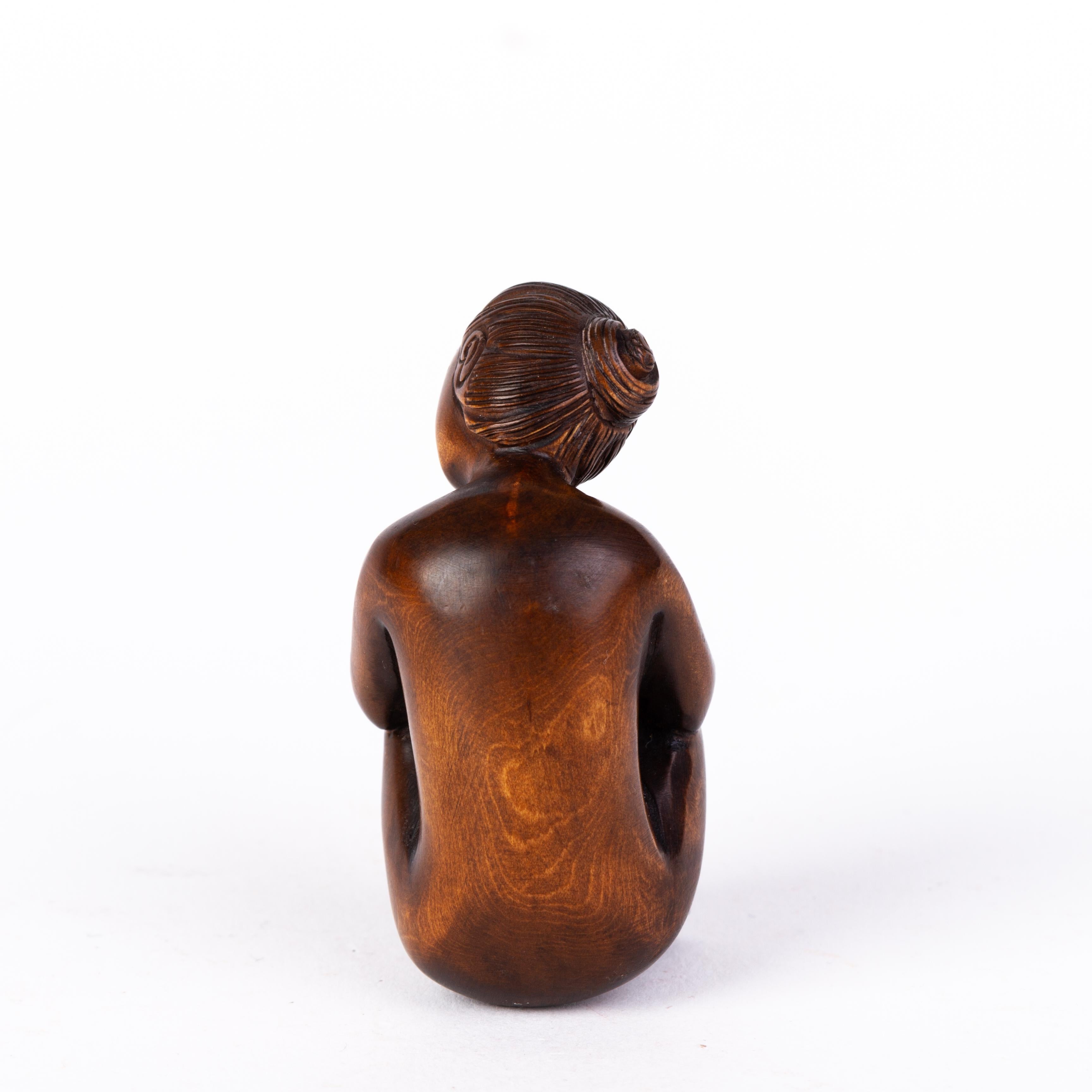 Signed Erotic Nude Woman Japanese Carved Boxwood Netsuke Inro Ojime In Good Condition For Sale In Nottingham, GB