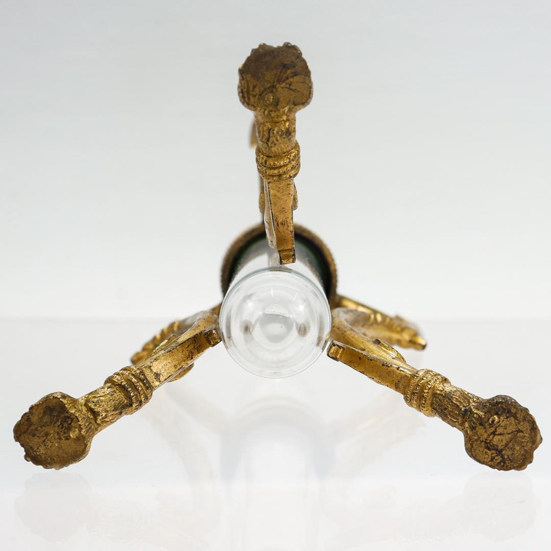 XIXe siècle Vase à bourgeons en bronze doré et verre de style néo-égyptien signé F. & C. Osler en vente
