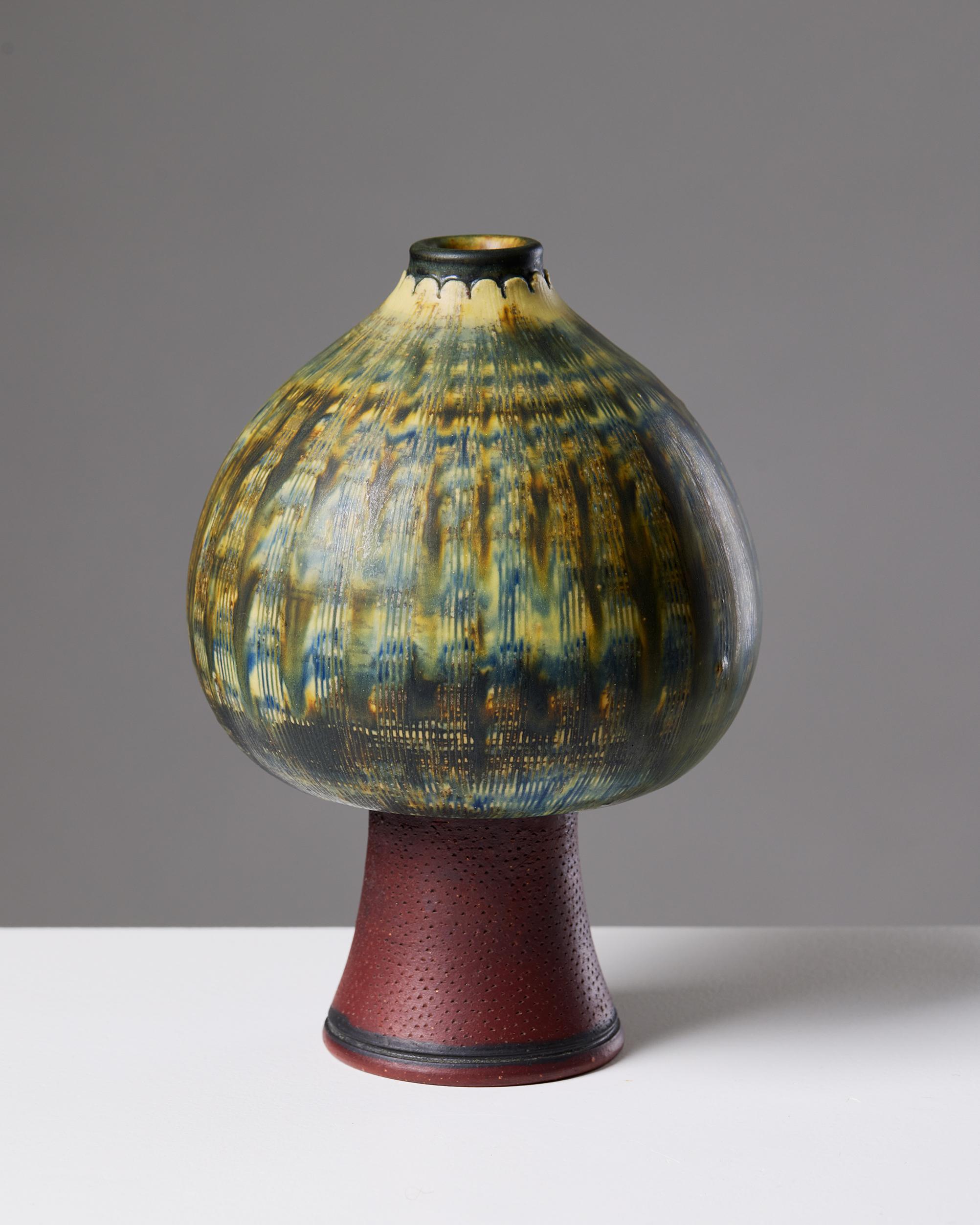 Suédois Vase Farsta signé par Wilhelm Kåge pour Gustavsberg Grès suédois années 1950 en vente