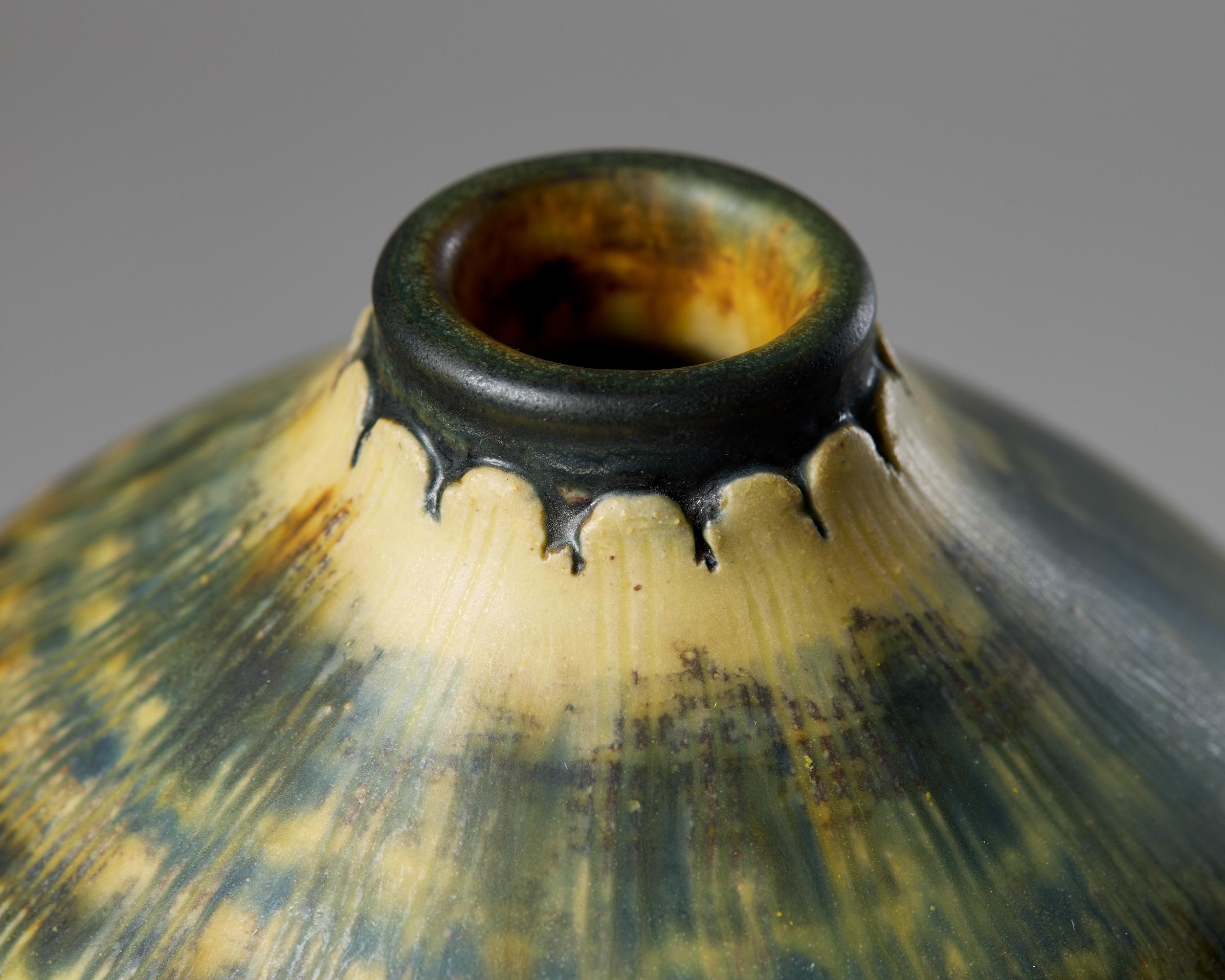 Vase Farsta signé par Wilhelm Kåge pour Gustavsberg Grès suédois années 1950 en vente 2