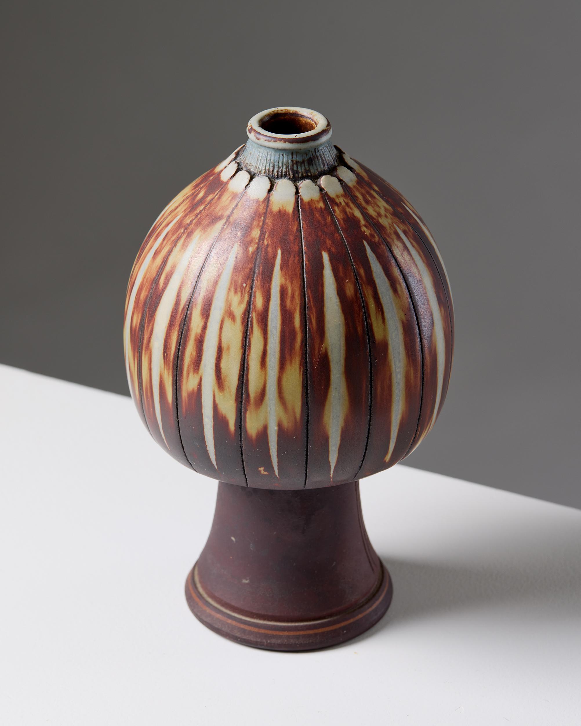 Vaso Farsta firmato da Wilhelm Kåge per Gustavsberg, gres svedese 1960 In condizioni buone in vendita a Stockholm, SE