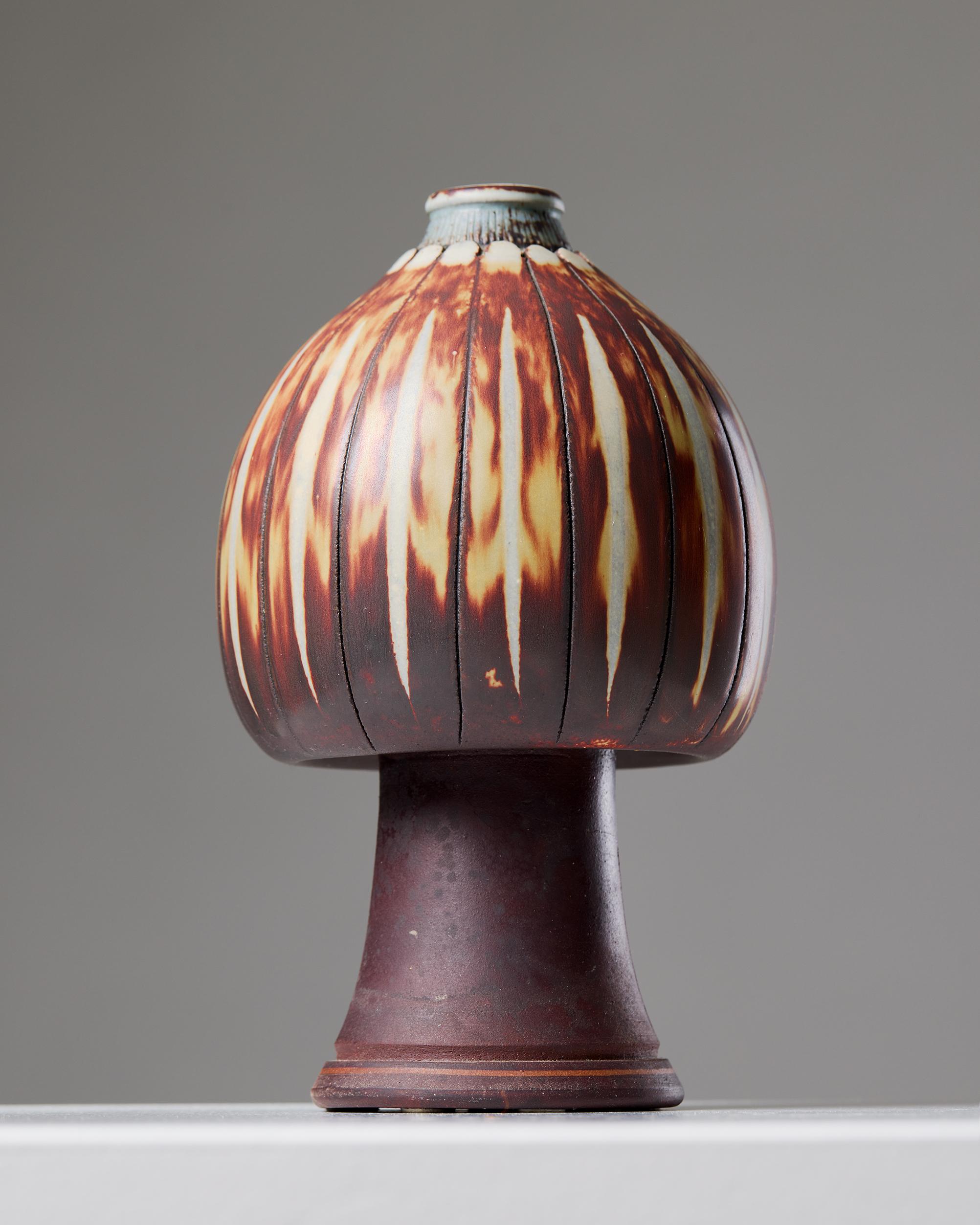 Metà XX secolo Vaso Farsta firmato da Wilhelm Kåge per Gustavsberg, gres svedese 1960 in vendita