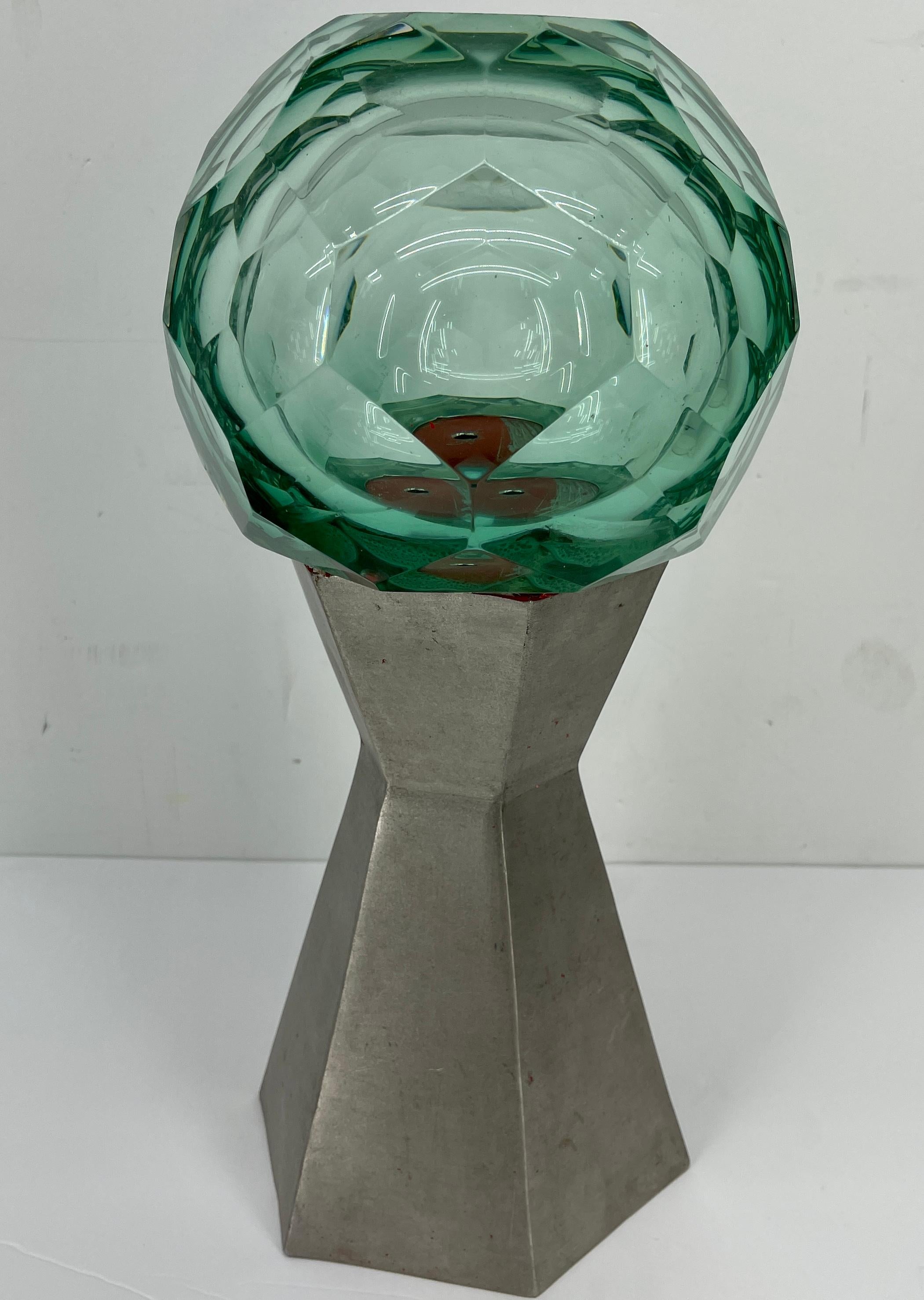 Signed Feliciano Bejar Green Cut Glass Sculpture, circa 1990 For Sale 1