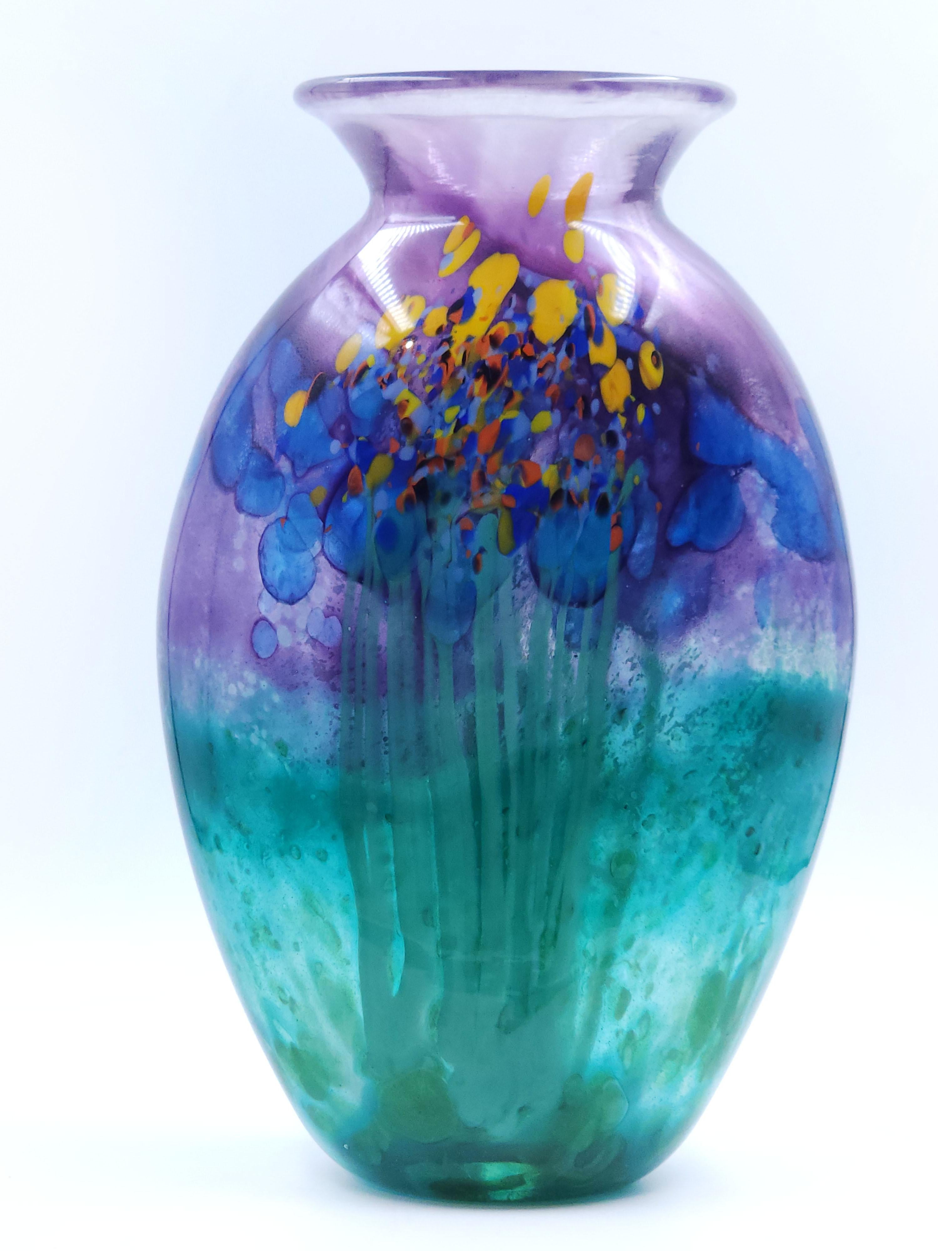 Signed Finnish glass vase, 20th Century For Sale 2