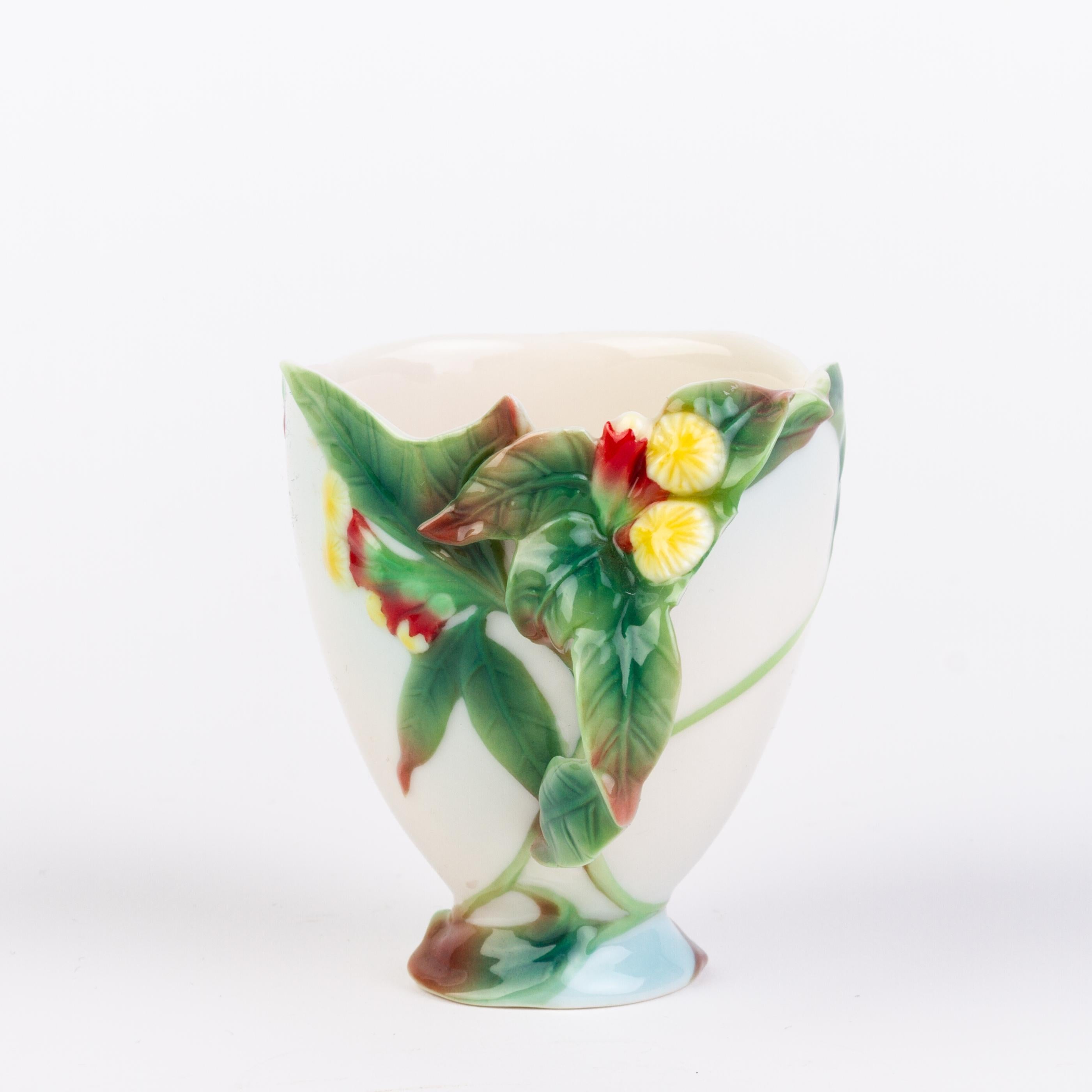 Signed Franz Porcelain Relief Floral Teacup Designed by May Wei-Xuet Mei In Good Condition For Sale In Nottingham, GB