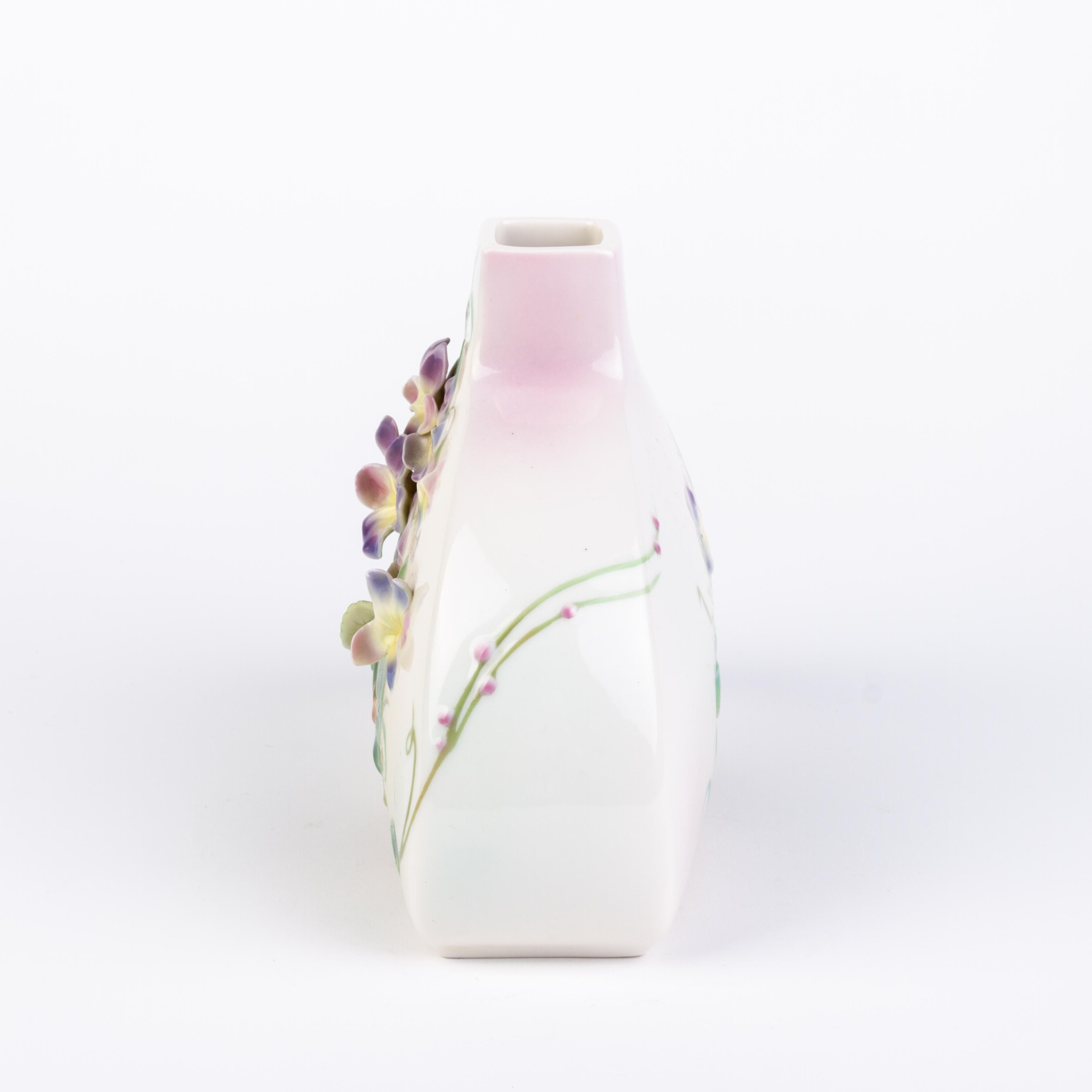 Signed Franz Porcelain Relief Floral Vase Designed by Li Yum In Good Condition In Nottingham, GB