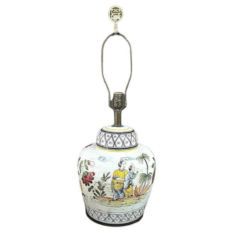 Asiatische Chinoiserie-Tischlampe mit Figuren und Blumen, signiert Frederick Cooper im Angebot