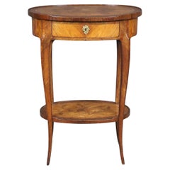 Table de chevet à 2 niveaux en marqueterie de style Louis XV signée Table de chevet à 2 niveaux signée Table de chevet à 2 niveaux signée Table de chevet à 2 niveaux signée Table de chevet à 2 niveaux signée Table de chevet à 2 niveaux signée