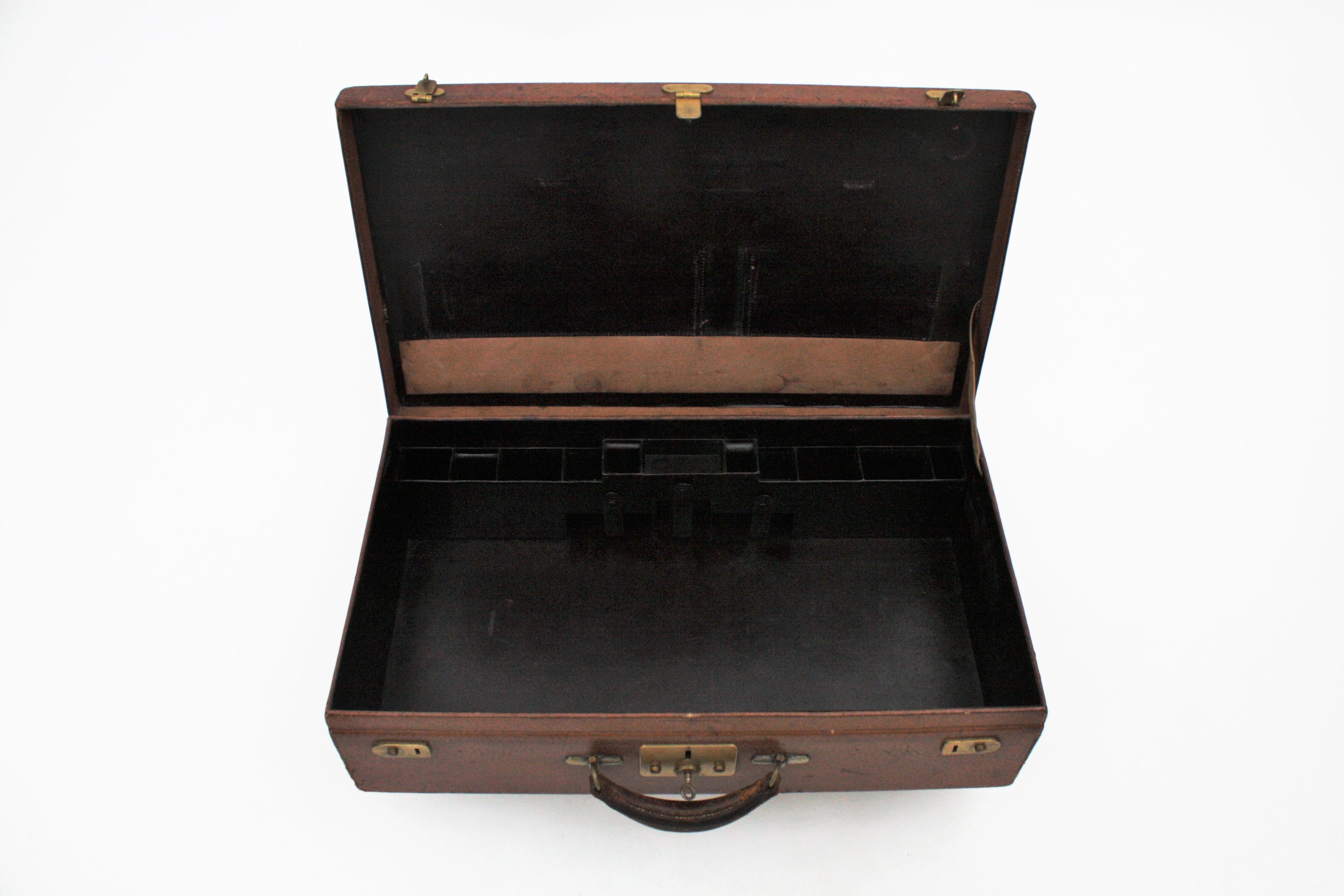 Luxury French Leather Suitcase by Gustave Keller For Sale 2