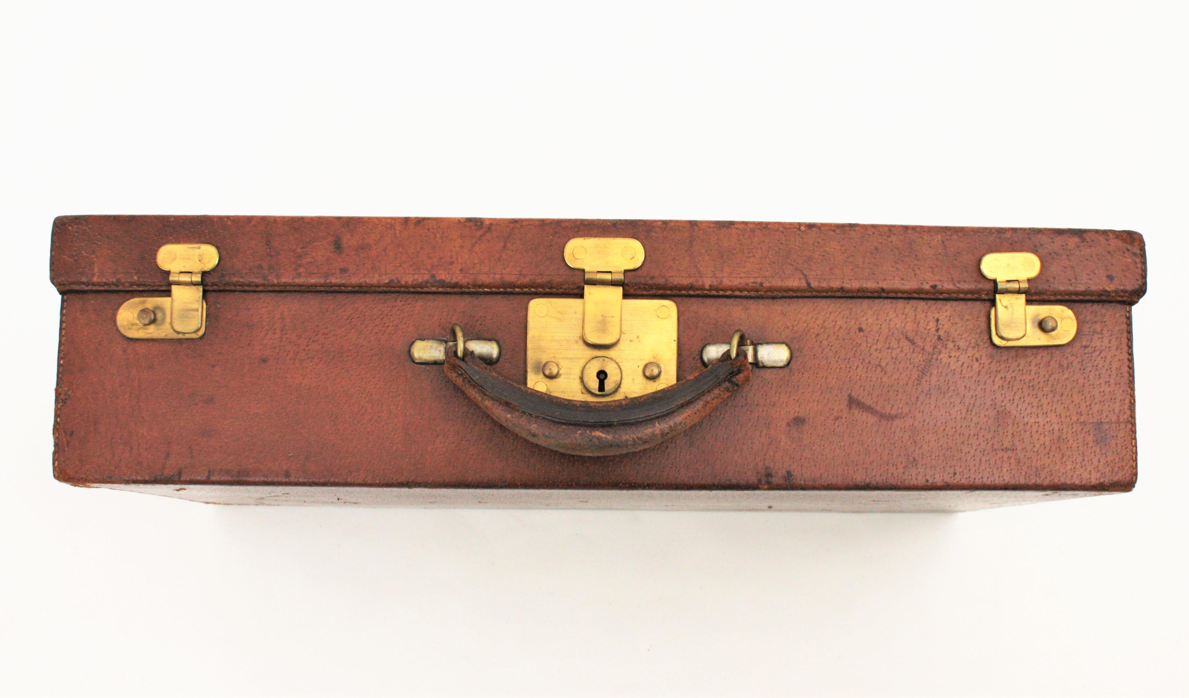 Luxury French Leather Suitcase by Gustave Keller In Good Condition For Sale In Barcelona, ES