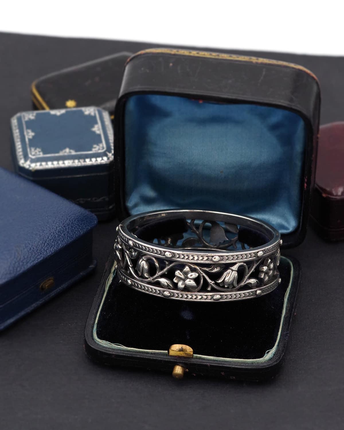 Signed Froment-Meurice bangle bracelet in silver and 18k gold, French Victorian For Sale 3