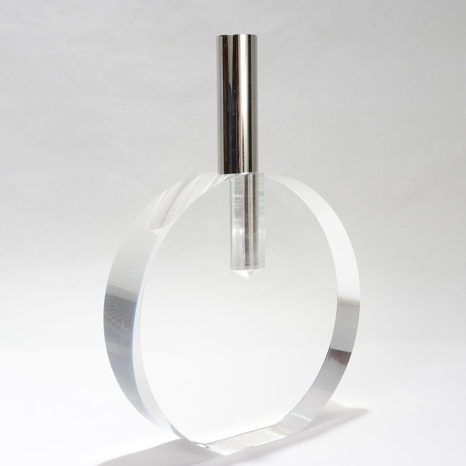 20ième siècle Vase moderniste en lucite et acier inoxydable (flanque lumineux) signé Gabriella Crespi en vente