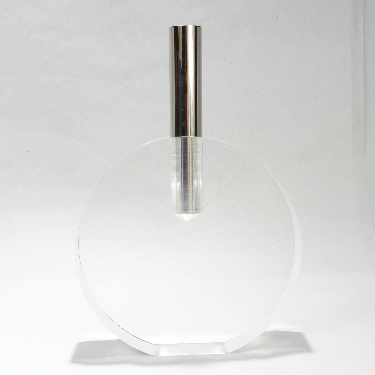 Acier inoxydable Vase moderniste en lucite et acier inoxydable (flanque lumineux) signé Gabriella Crespi en vente