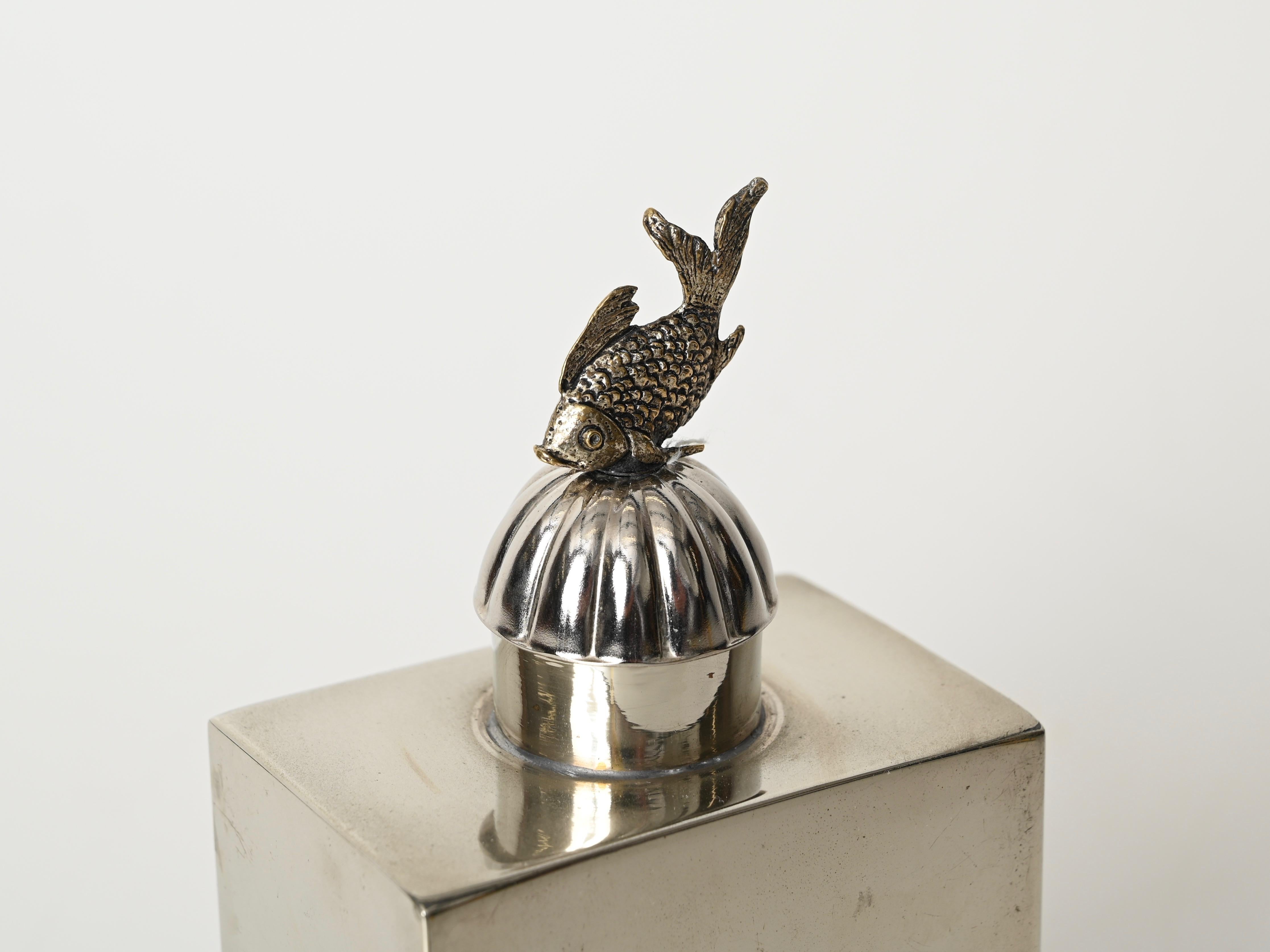 Fatto a mano Bottiglia decorativa per pesci firmata Gabriella Crespi, placcata in argento, Italia, anni '70 in vendita