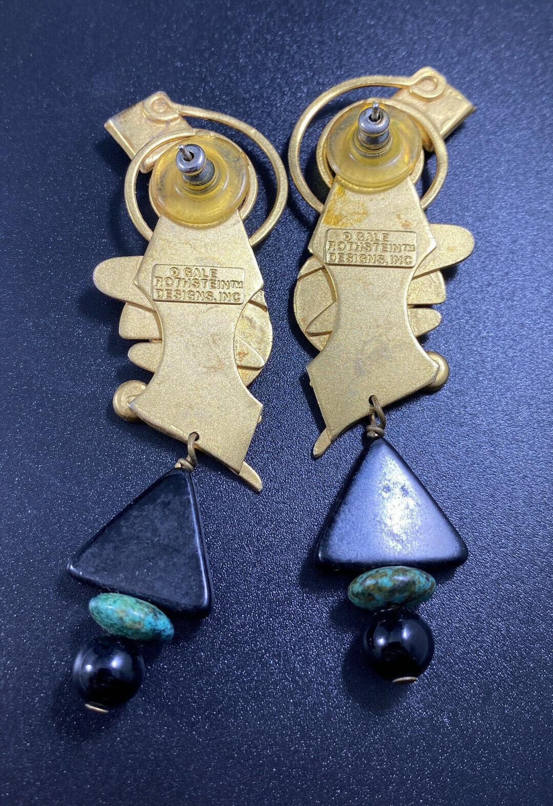 Signed Gale Rothstein Designer Modernist Abstract Natural Stones Drop Earrings In Excellent Condition For Sale In Montreal, QC
