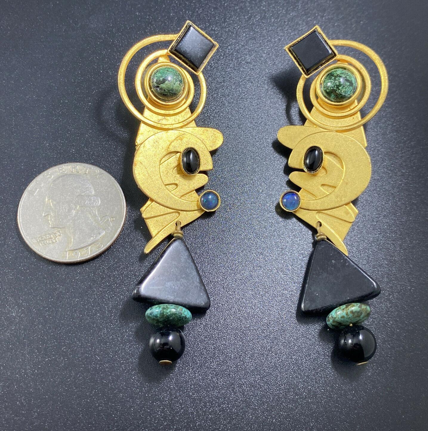 Firmado Gale Rothstein Diseñador Modernista Abstracto Pendientes de gota de piedras naturales en venta 3