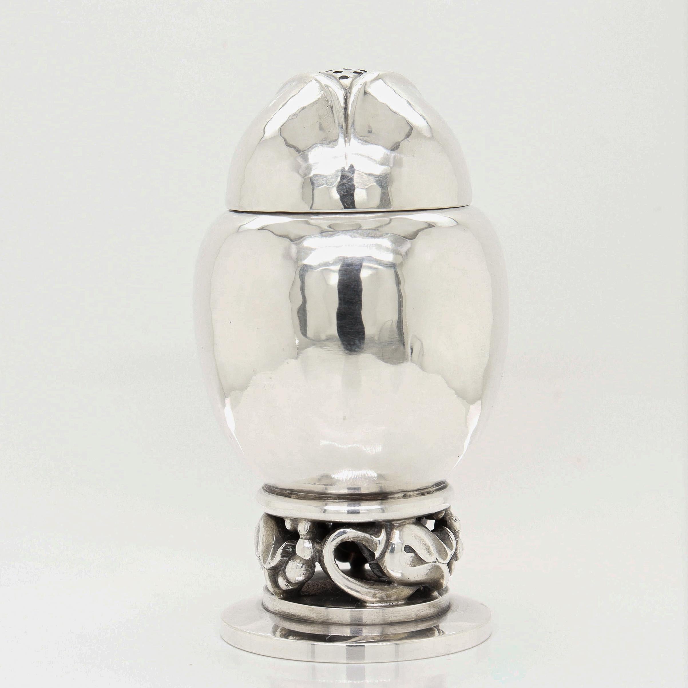 Firmato Georg Jensen in argento Sterling Blossom Pepper Shakers & Salt Cellar Pair #2A in vendita 5