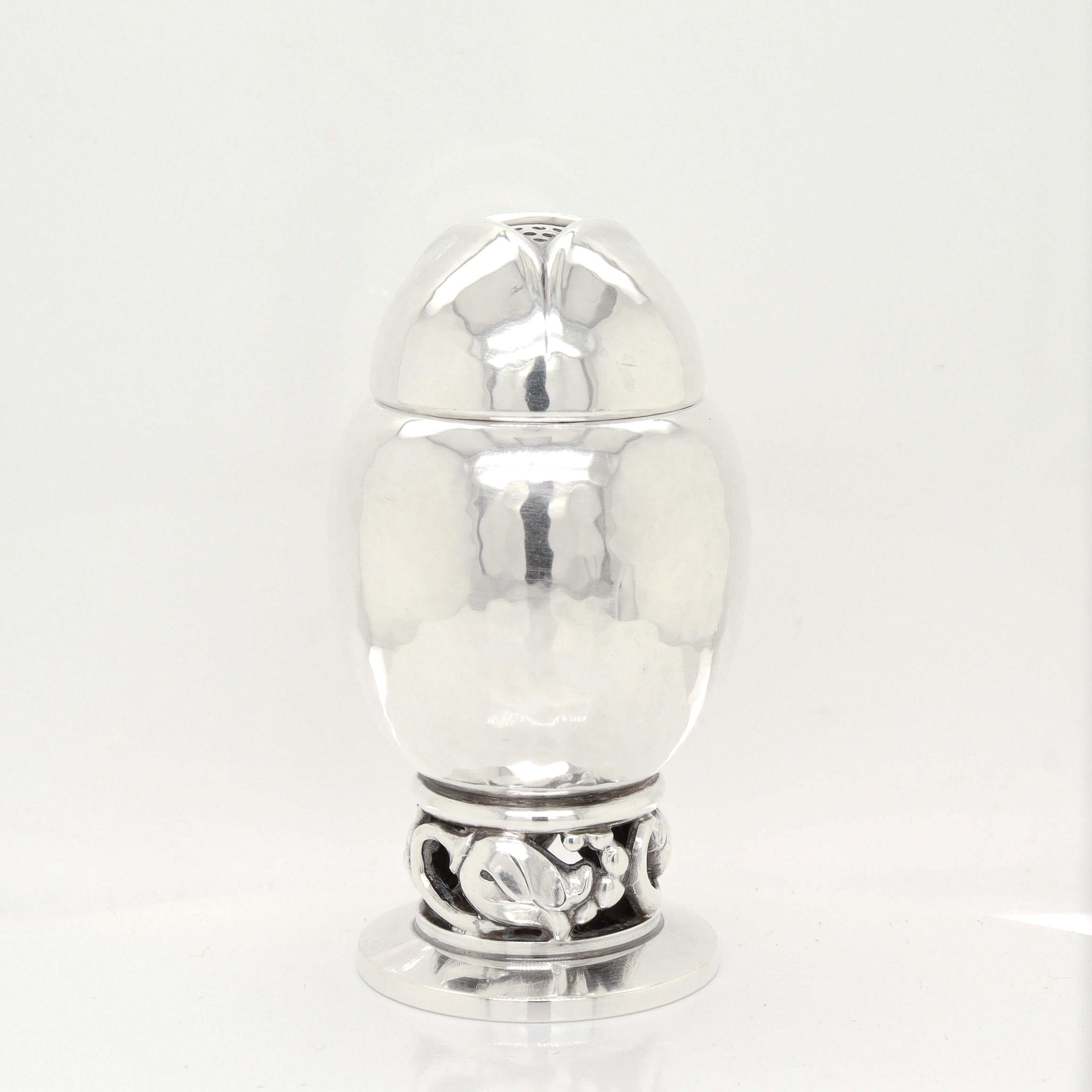 Paire de poivrières et de salières en argent signé Georg Jensen #2A en vente 5