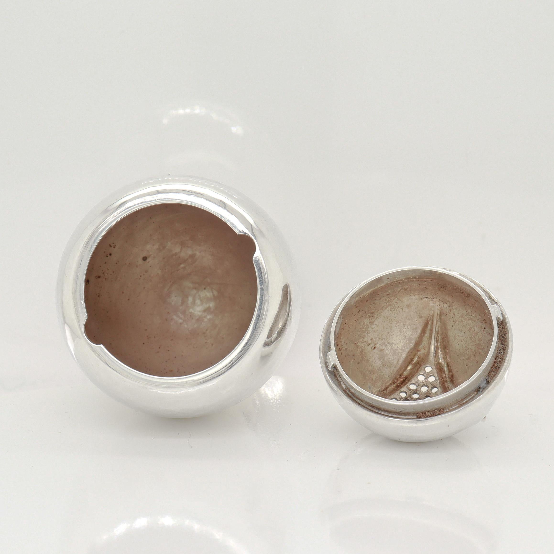 Paire de poivrières et de salières en argent signé Georg Jensen #2A en vente 9