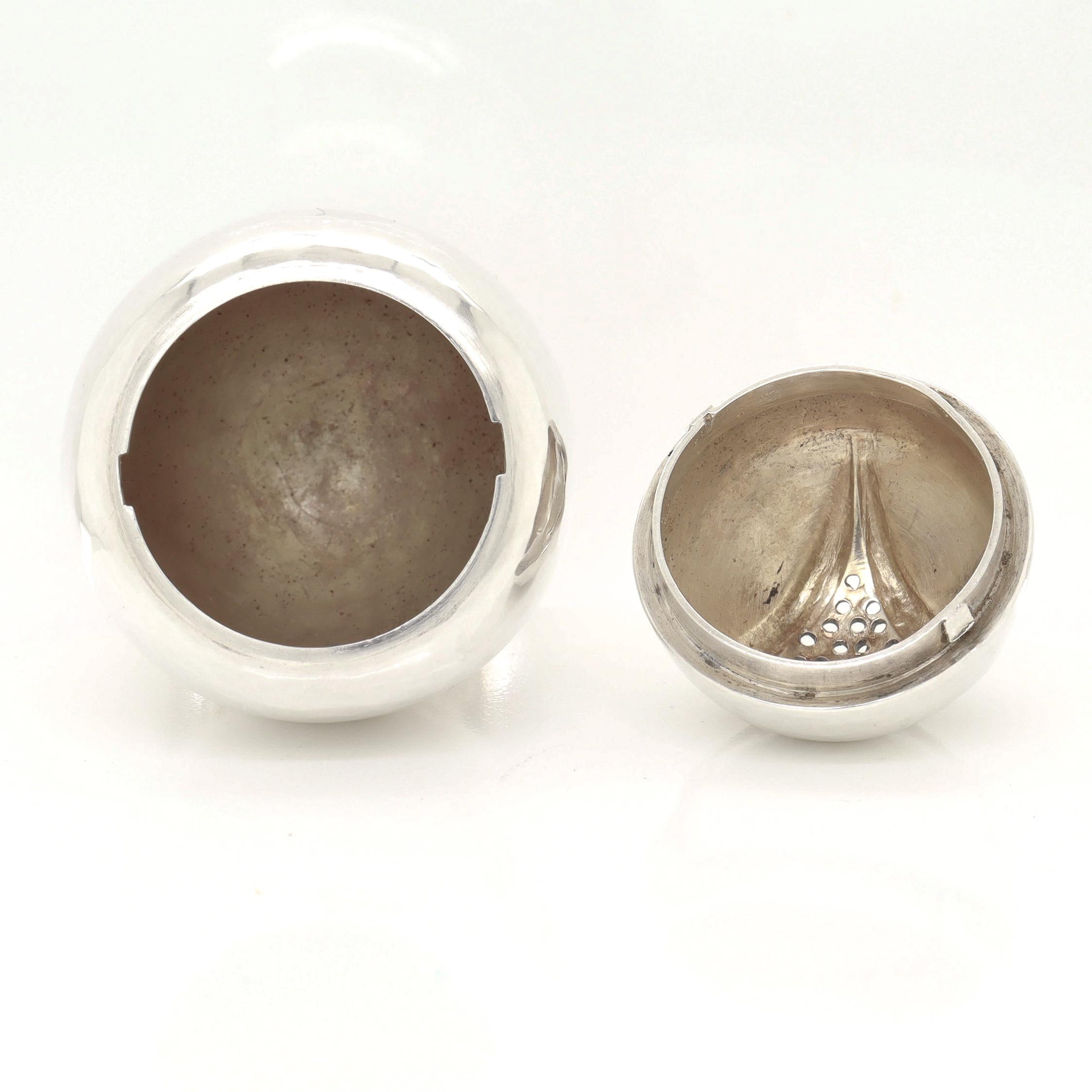 Firmato Georg Jensen in argento Sterling Blossom Pepper Shakers & Salt Cellar Pair #2A in vendita 11