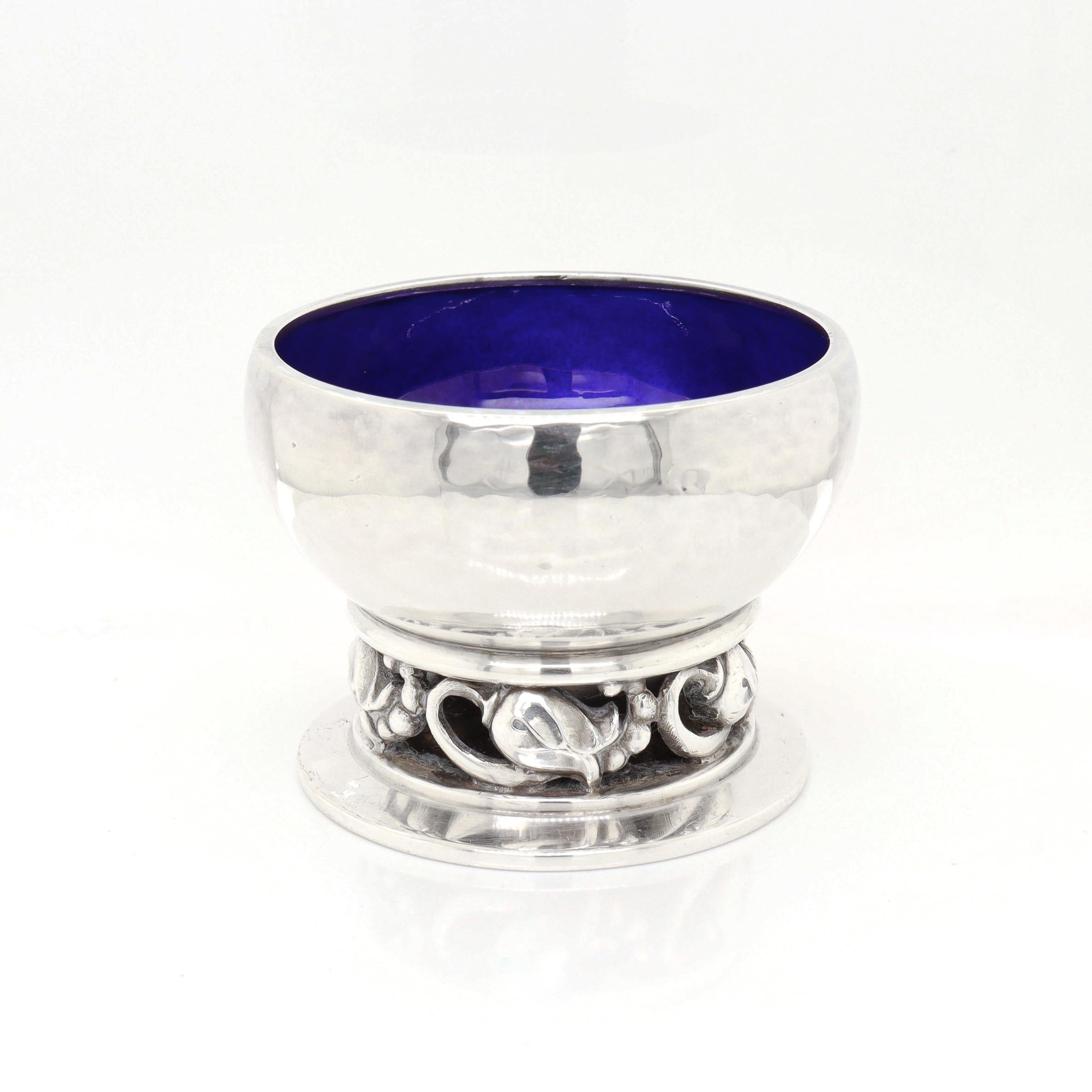 Firmato Georg Jensen in argento Sterling Blossom Pepper Shakers & Salt Cellar Pair #2A in vendita 1