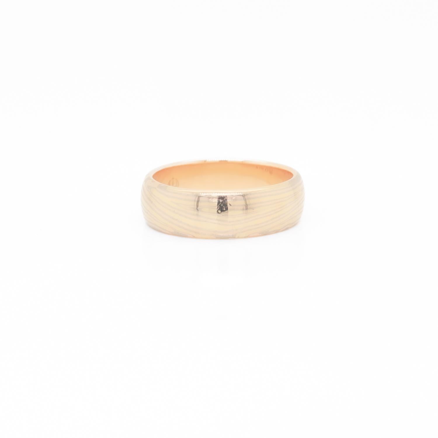 da uomo o donna Anello firmato George Sawyer in oro 14K Mokume-gane a fascia mezza rotonda in vendita